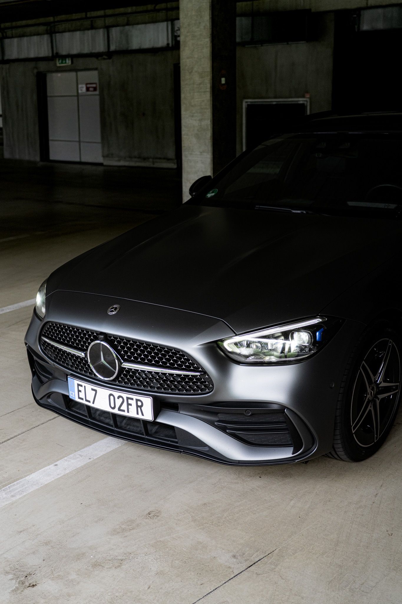 Mercedes-Benz Třídy C, Mercedes-Benz C300e AMG - fotka 2