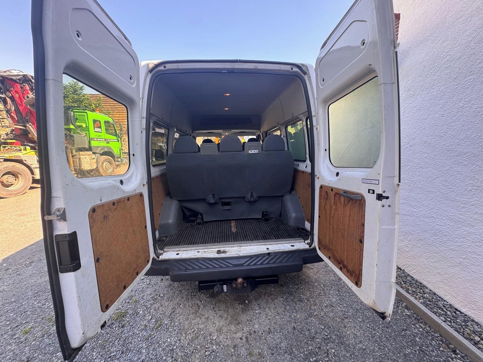 Ford Transit, Ford Transit 9 míst - fotka 5