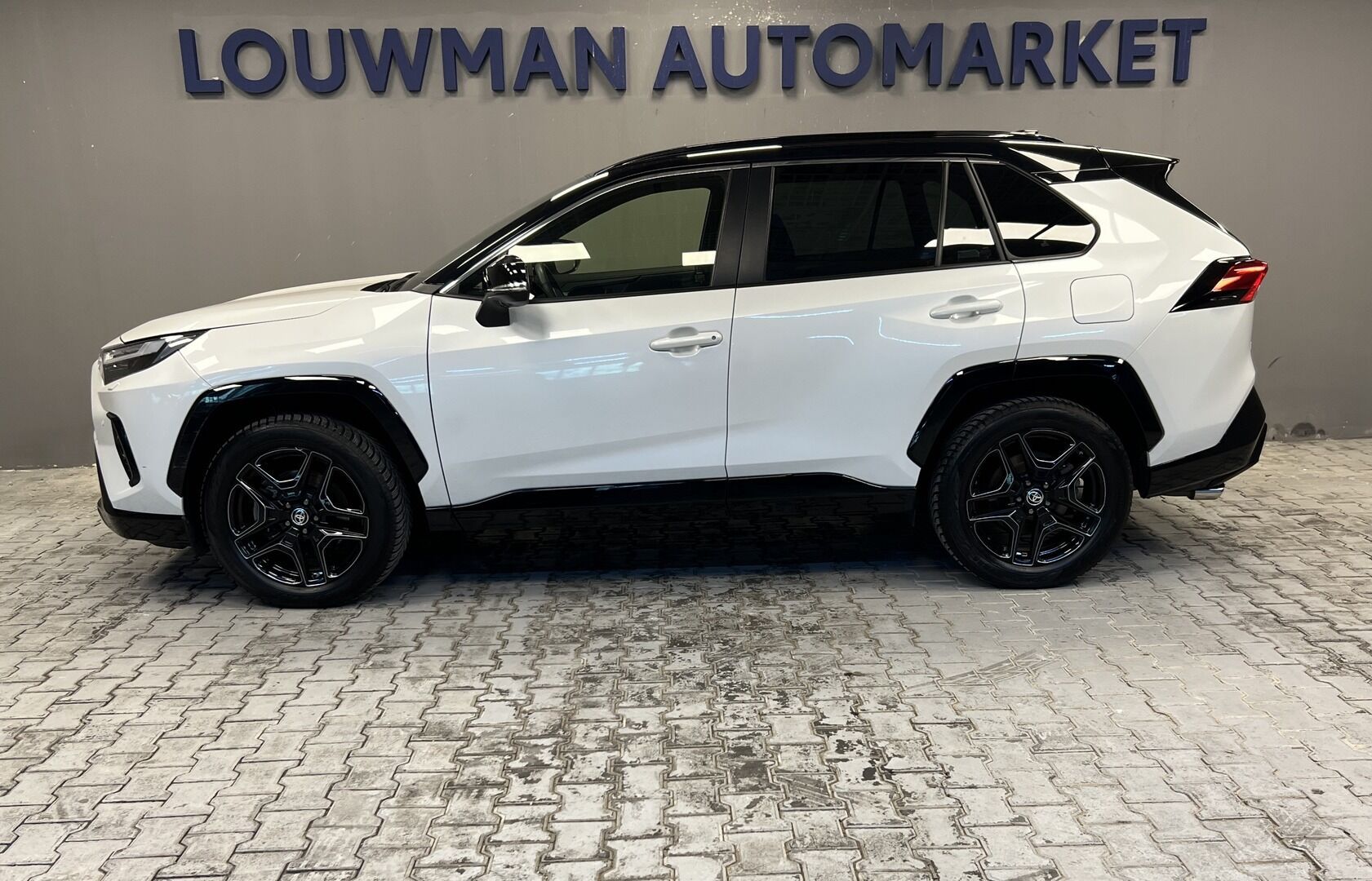 Toyota Rav4, GR SPORT 4WD e-CVT - fotka 4