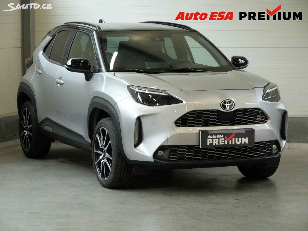 Toyota Yaris Cross, 1.5e-CVT,1.maj,ČR,AT,LED
