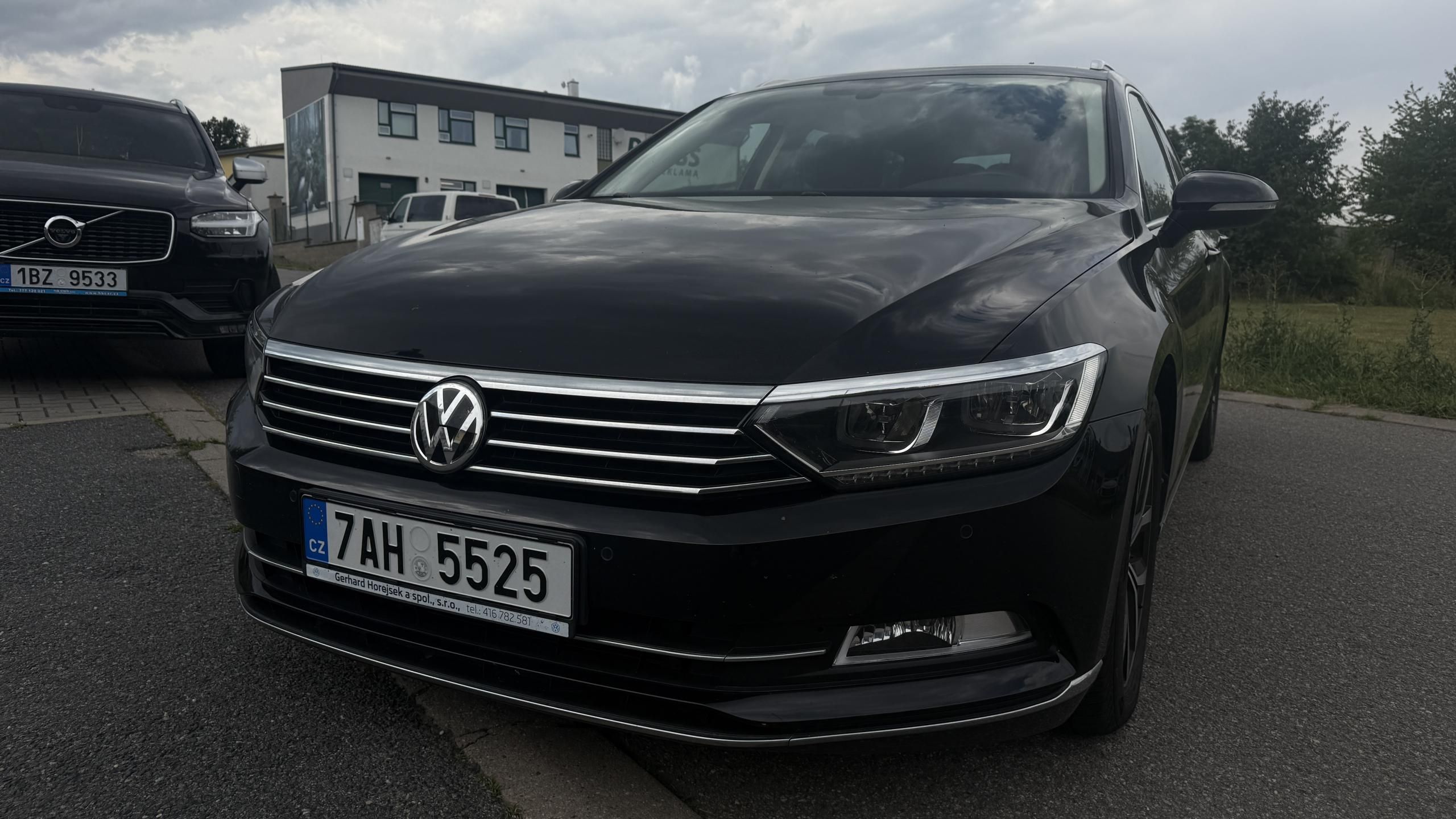 Volkswagen Passat, 2.0 TDI DSG 110KW 144 TIS KM - fotka 2