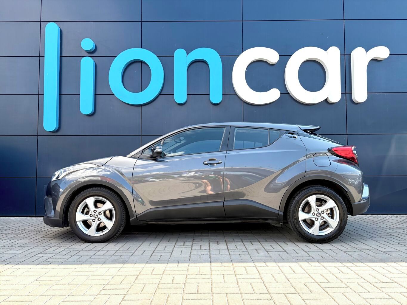 Toyota C-HR, 1.8 Hybrid 90 kW Dynamic CVT, - fotka 4