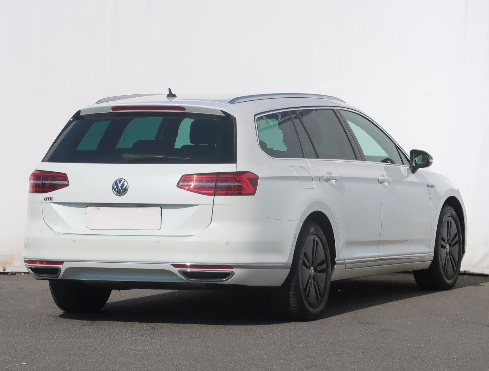 Volkswagen Passat, 1.4 GTE, Automat, Serv.kniha - fotka 5