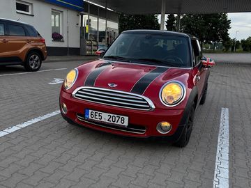 Mini R56 1.6benzín kůže, klima