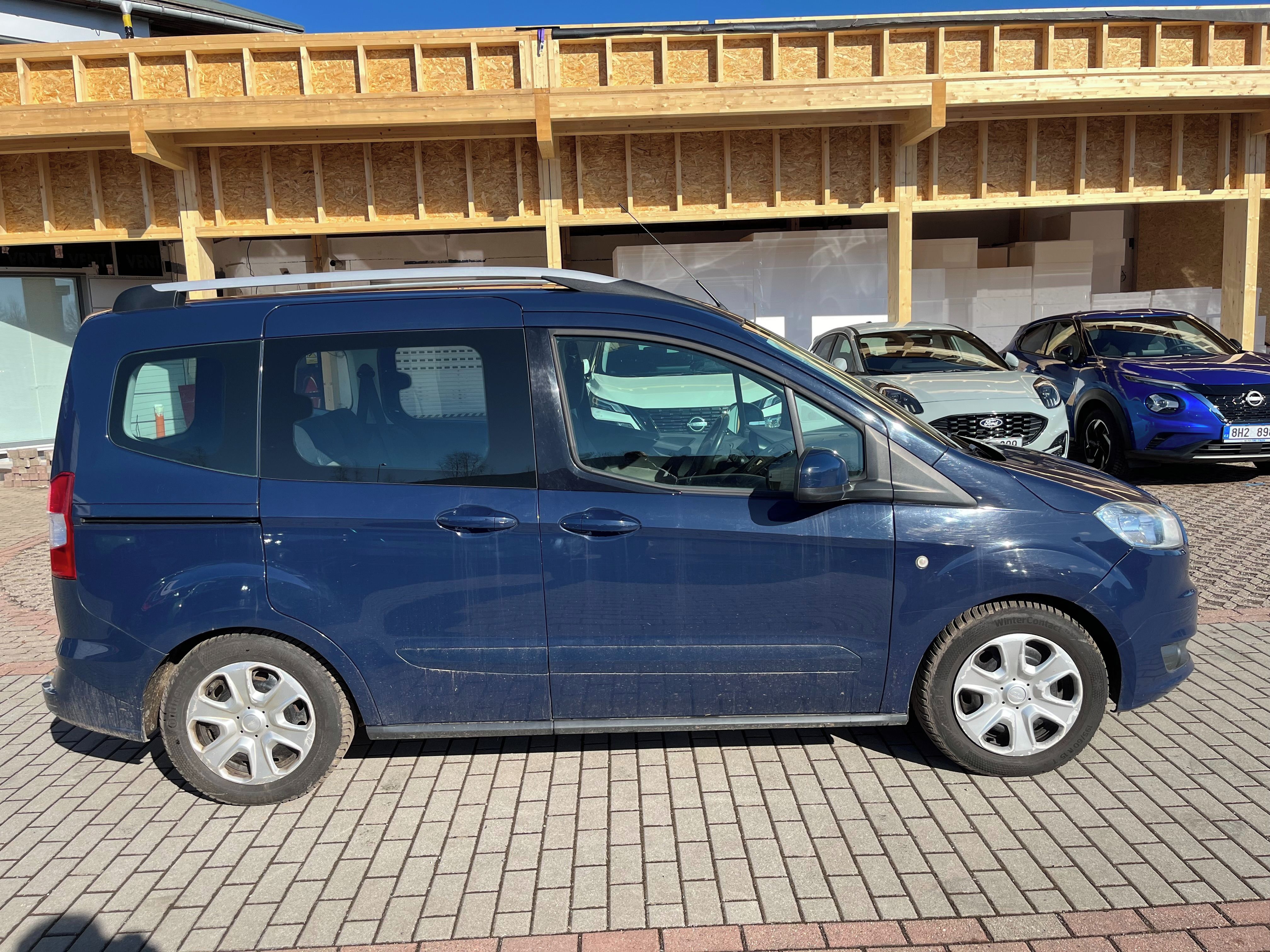 Ford Tourneo Courier, Trend 1.0 EcoBoost 92 kW 125 k - fotka 6
