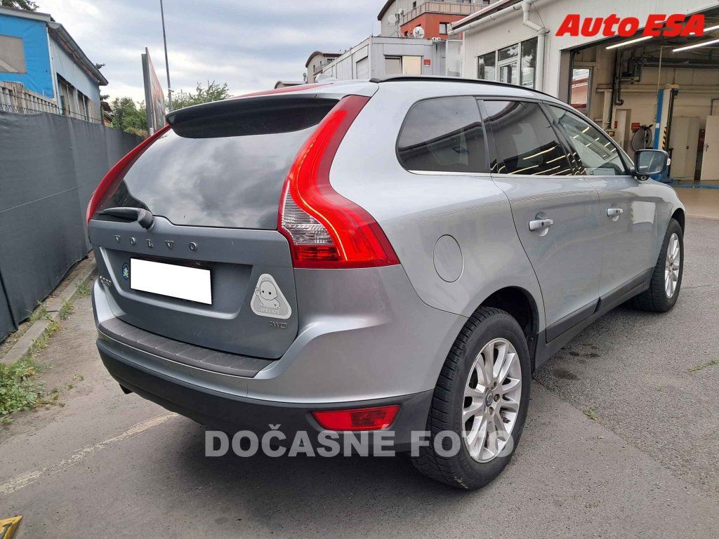 Volvo XC60, 2.4D,ČR - fotka 2