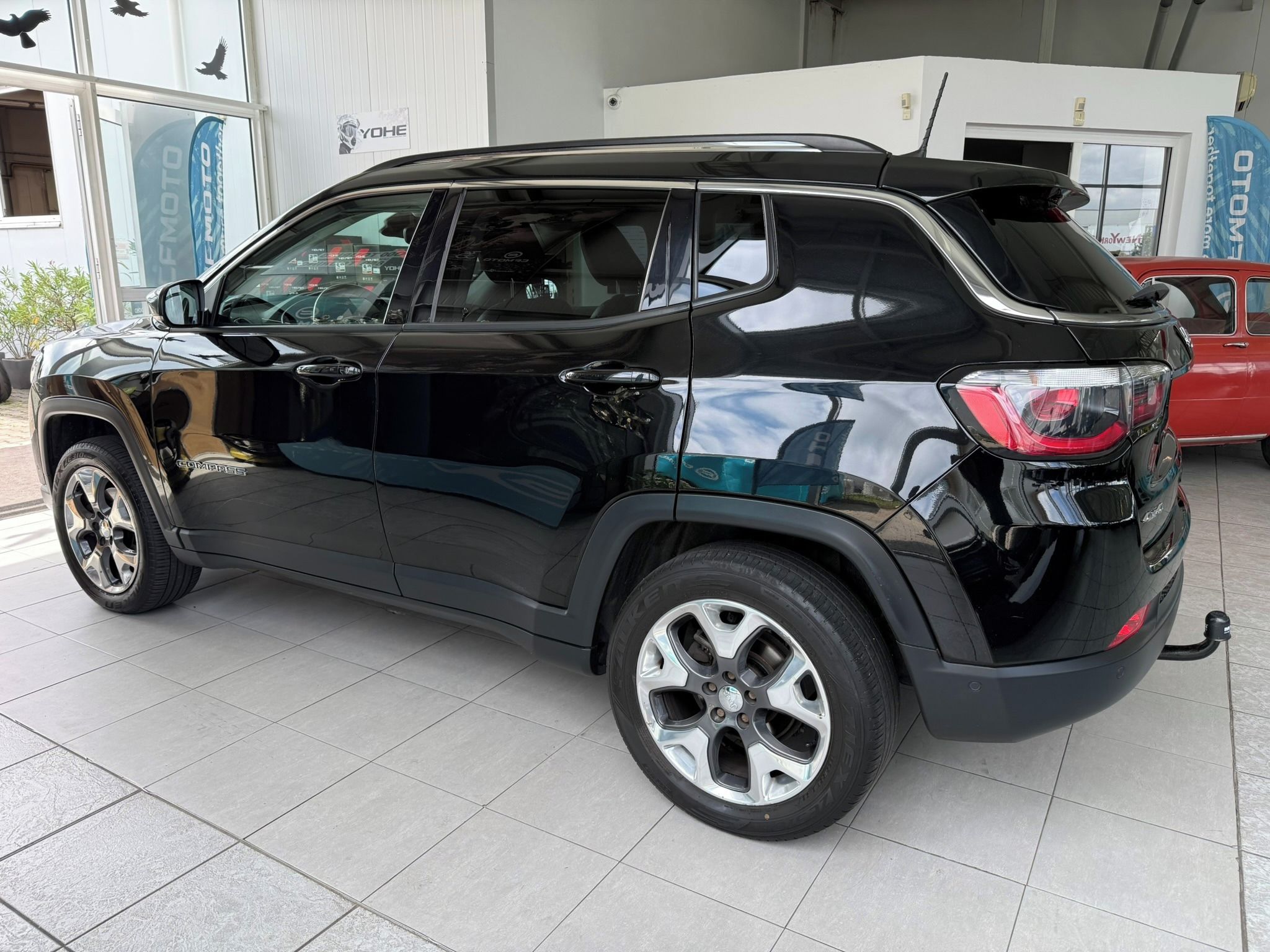 Jeep Compass, Limited 1.4 125 kW 4x4 1.maj. - fotka 4