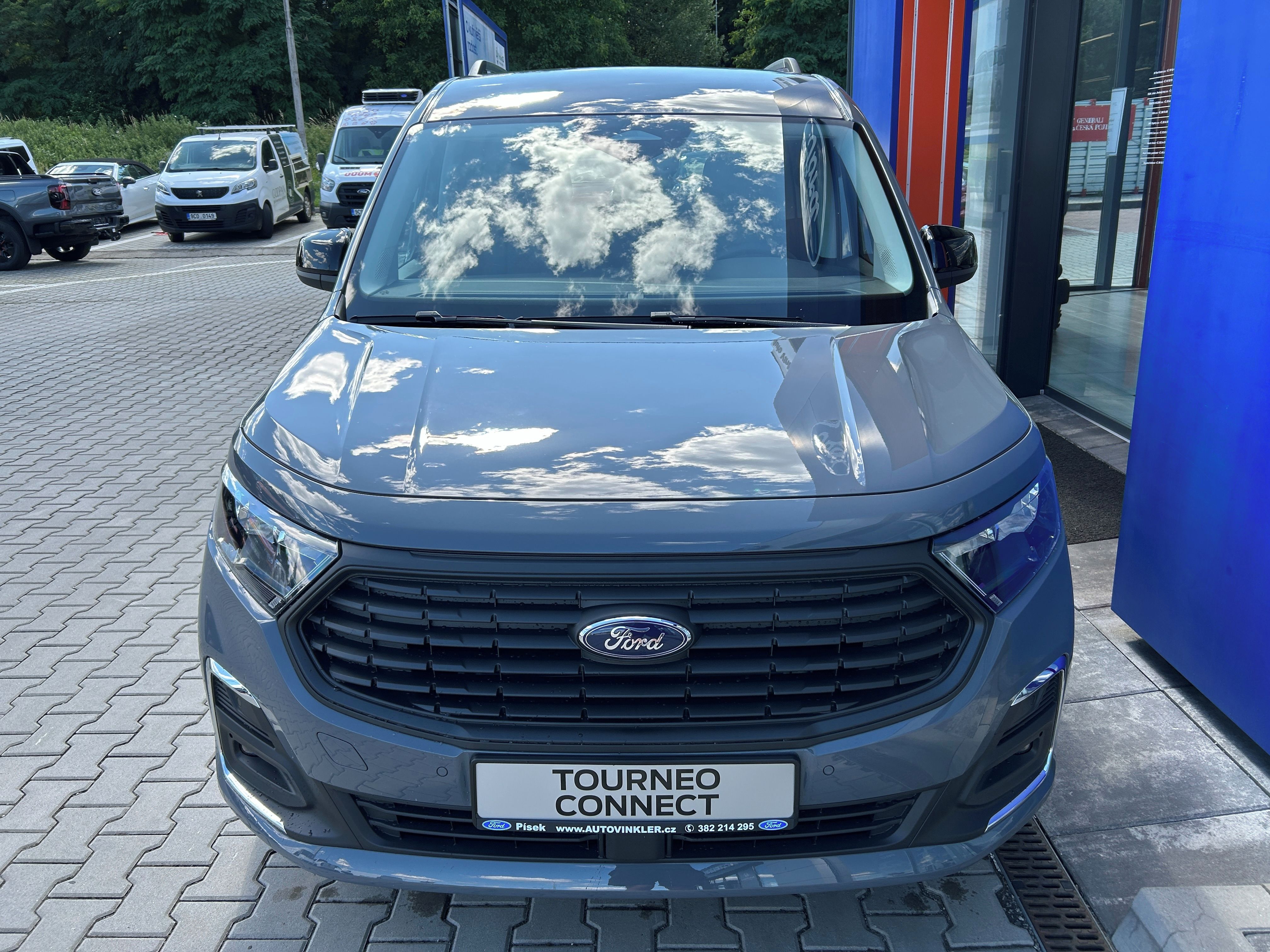Ford Tourneo Connect, 1.5 Ecoboost 85kW AT Titanium - fotka 2