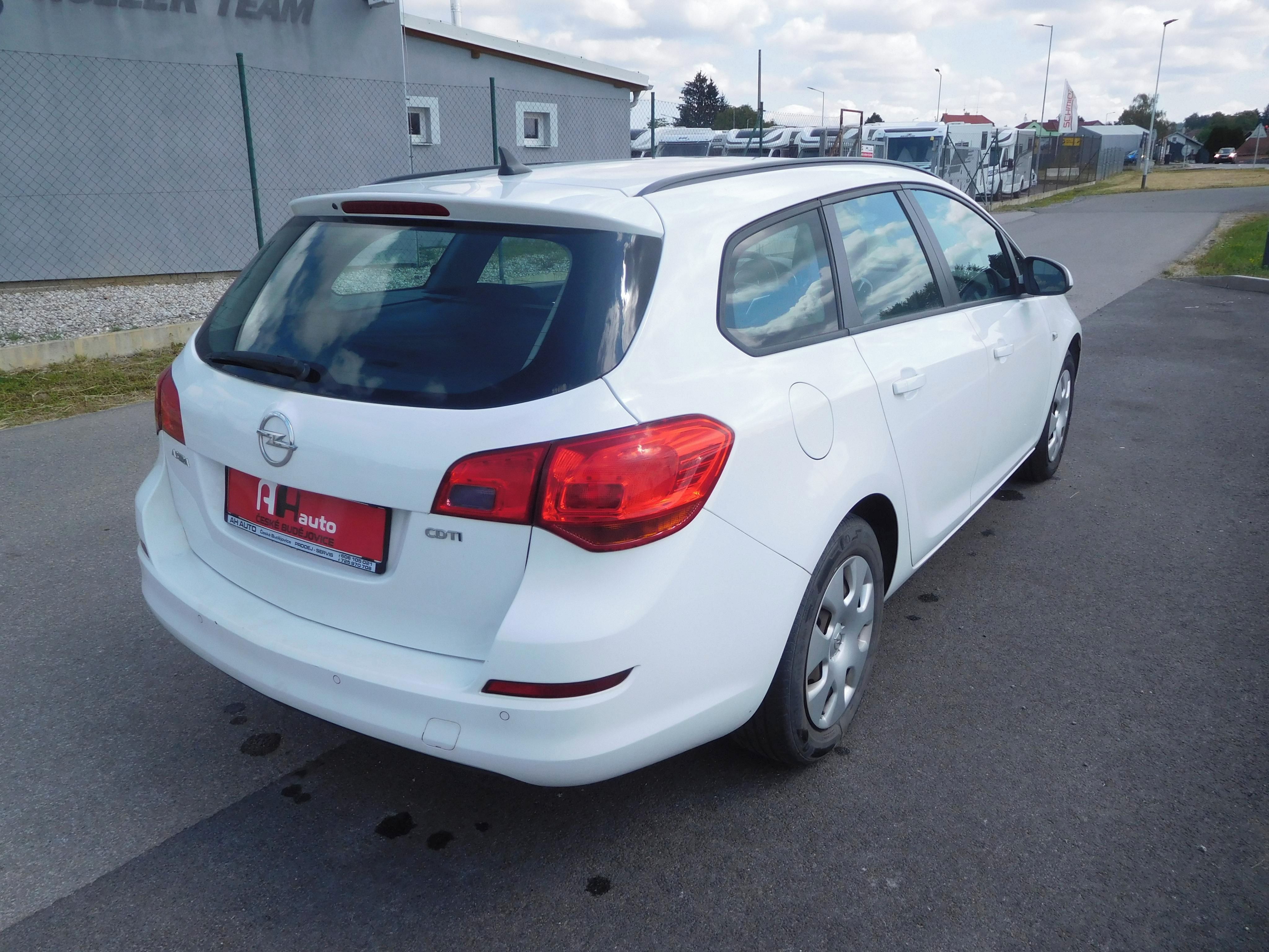 Opel Astra, Sports Tourer 1.7 CDTi Confort - fotka 3