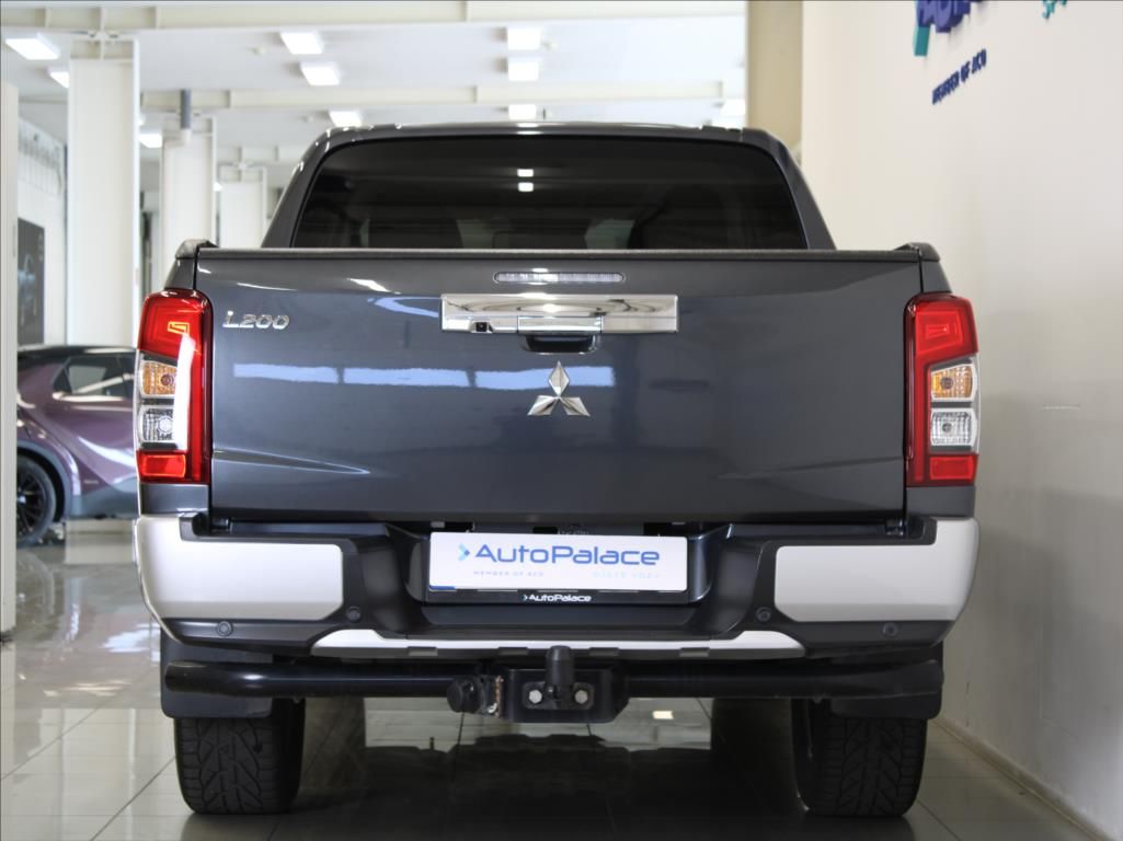 Mitsubishi L200, 2,3 DI-D 127kW AT Instyle DPH - fotka 4
