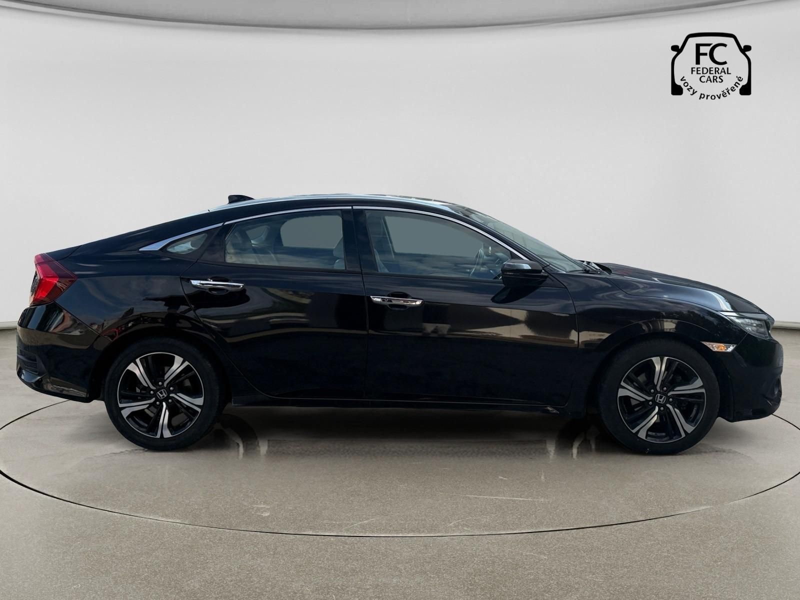 Honda Civic, 1.5 VTEC TURBO Executive - fotka 6