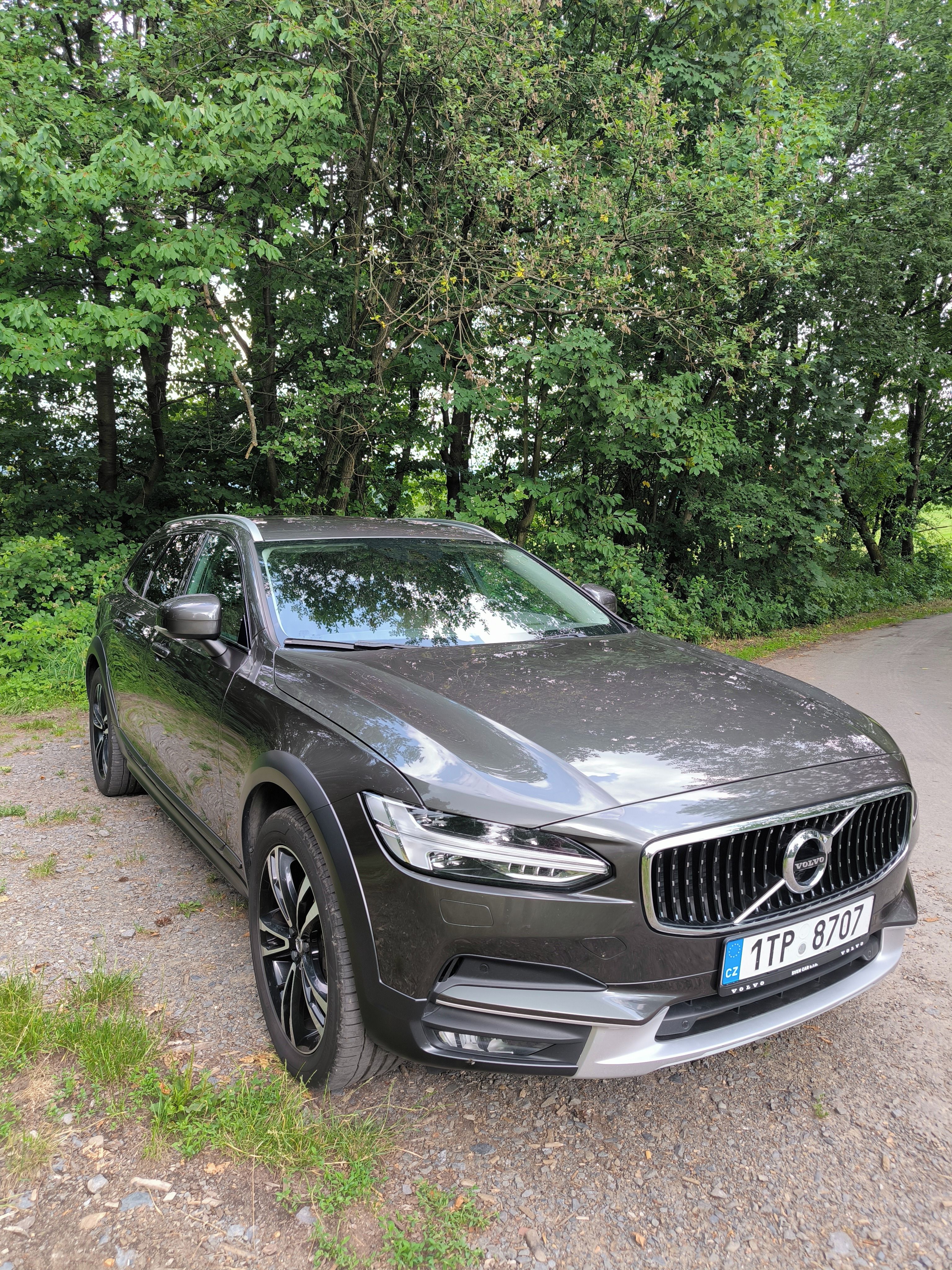Volvo V90, Cross Country D5 4x4 DPH - fotka 3