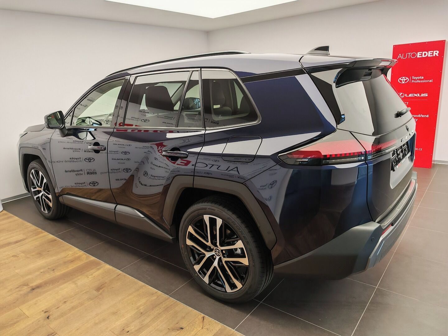Toyota Rav4, 2.5 Hybrid e-CVT 4x4 Executive - fotka 6