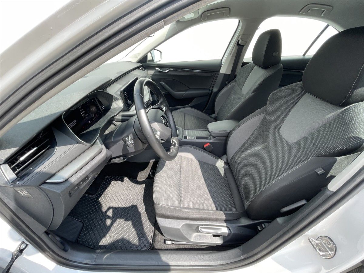 Škoda Octavia, 1,0 TSI Ambition Plus LED+PDC - fotka 4
