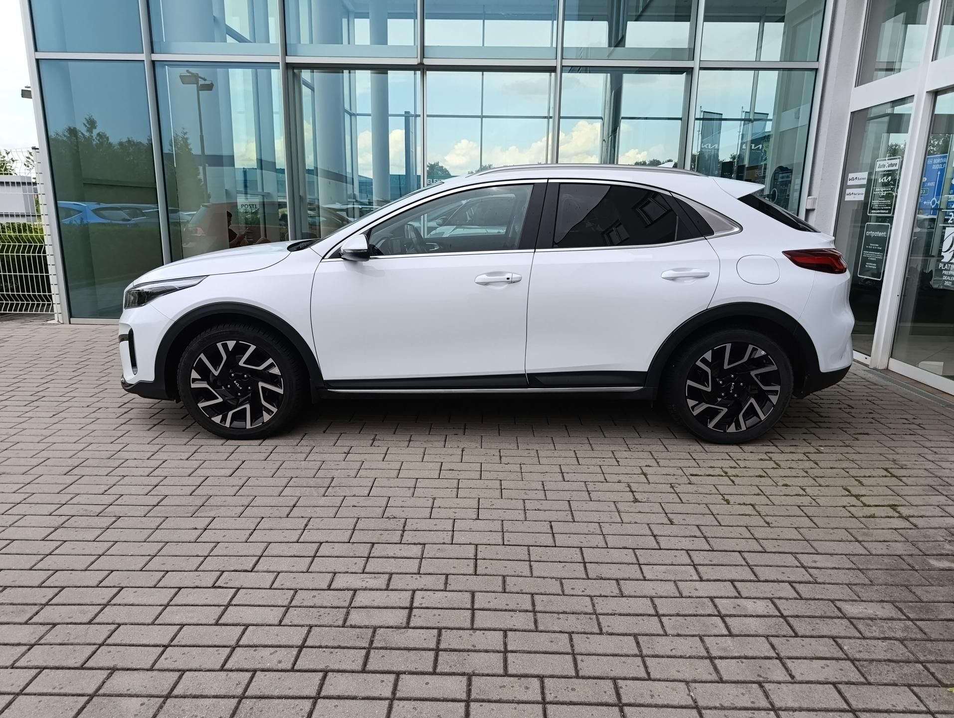 Kia XCee´d, 1.5 T-GDI TOP MY25 - fotka 5
