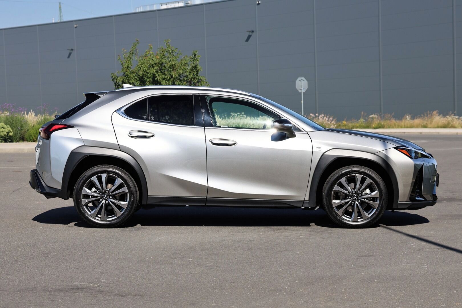 Lexus UX 300h, 300H 2,5 HEV F SPORT DESIGN - fotka 5