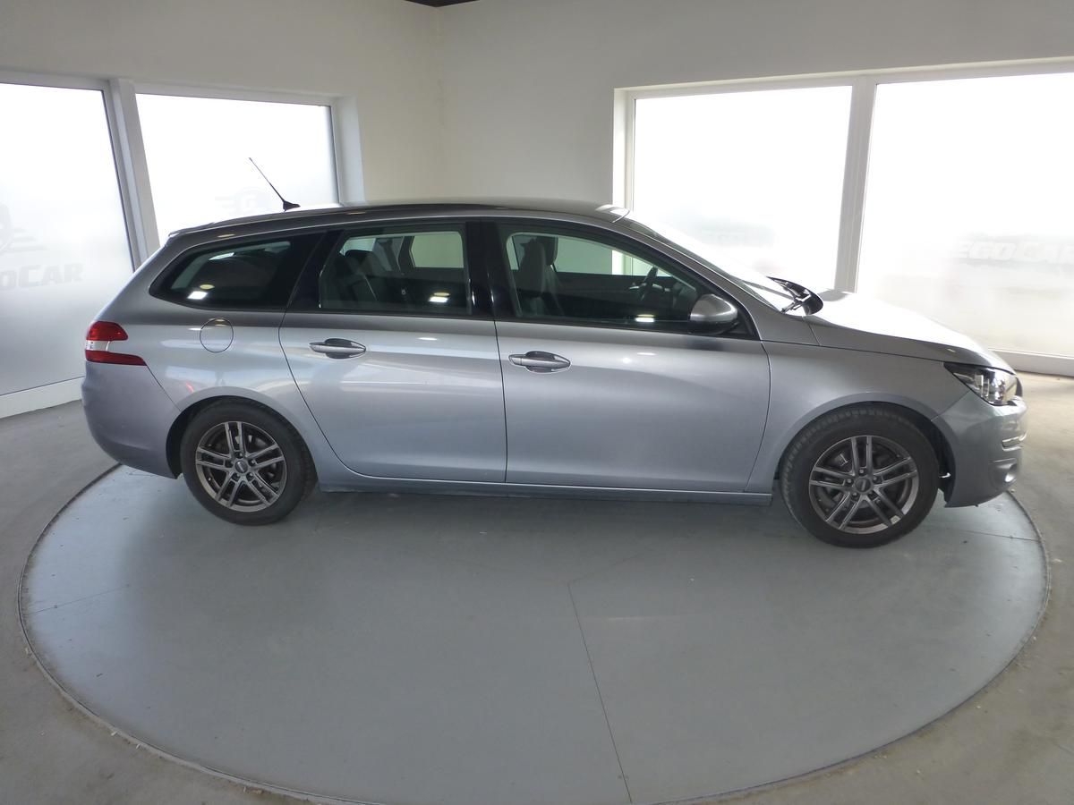 Peugeot 308, 1,6HDI*NAVIGACE**PARKS**TAŽNÉ - fotka 4