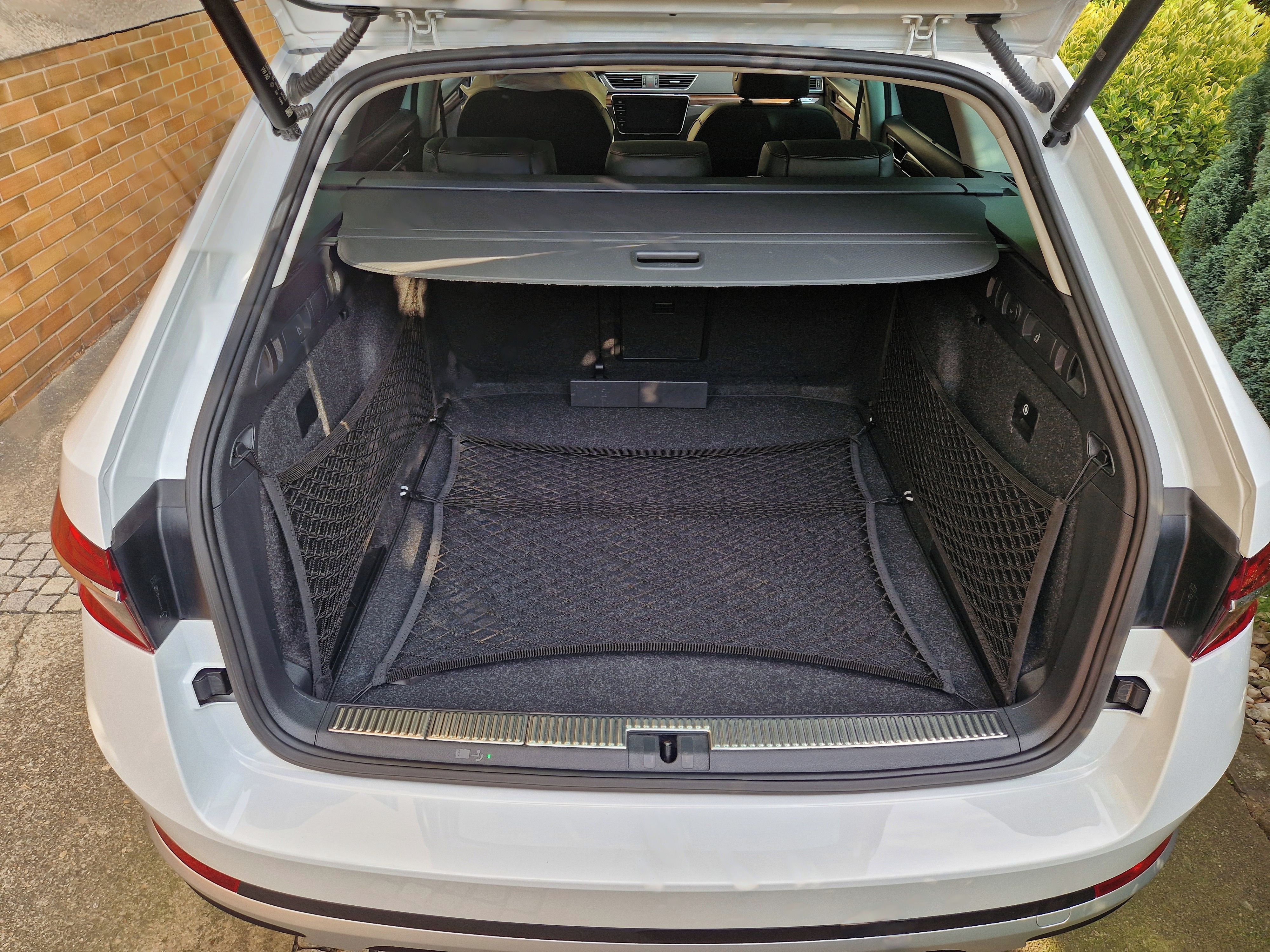 Škoda Superb, 2,0 TSI 206kW Scout 4x4 - fotka 4
