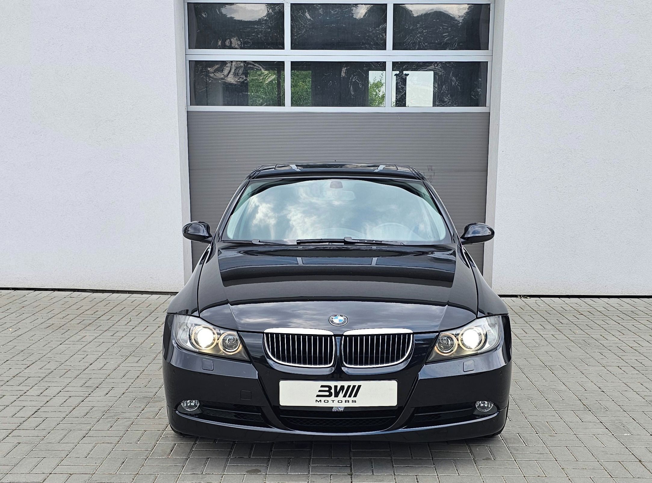 BMW Řada 3, 325i, 160kW - fotka 2