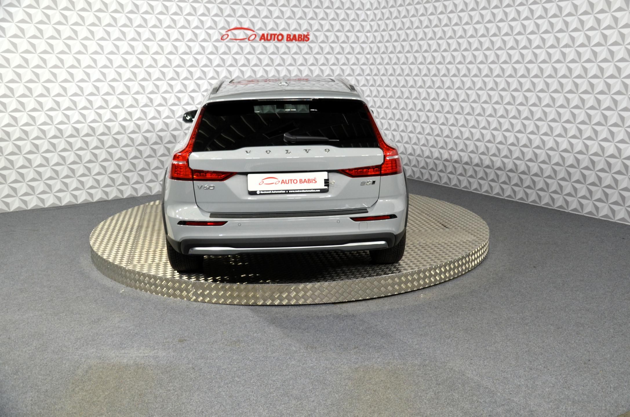 Volvo V60, CC B5 Ultimate AWD AT - fotka 6