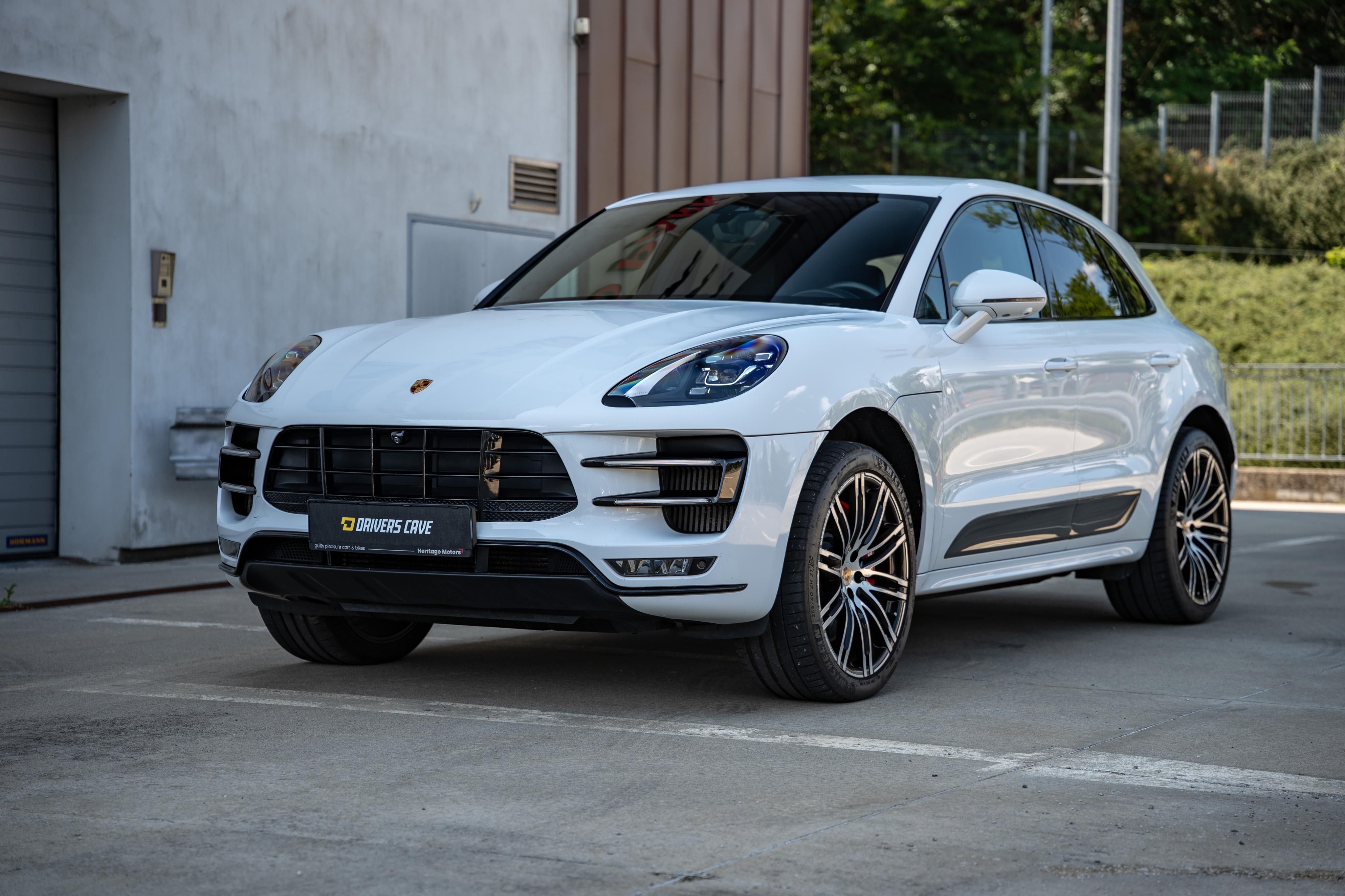 Porsche Macan, 3.6 Turbo Performance & Black - fotka 2