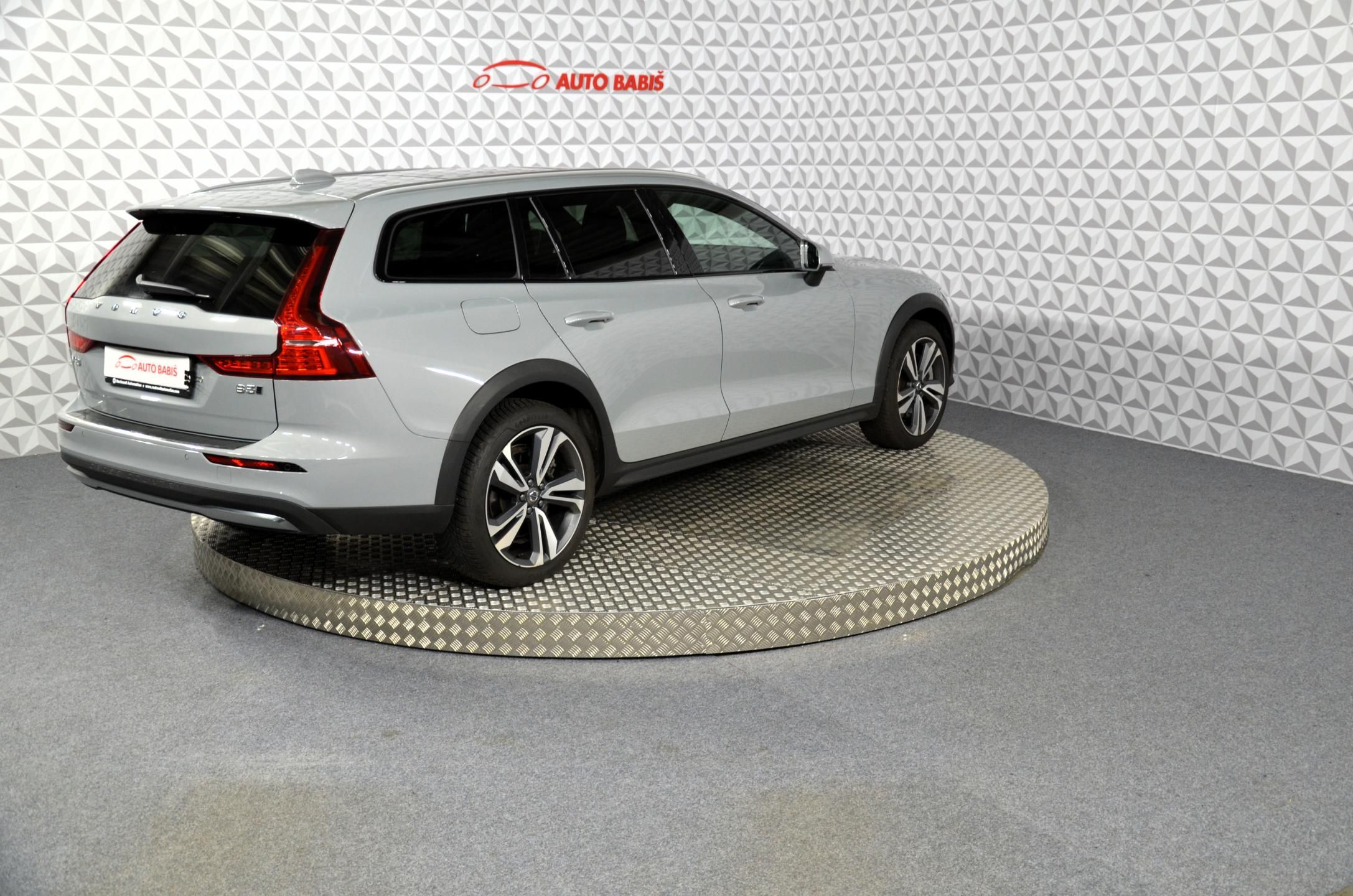 Volvo V60, CC B5 Ultimate AWD AT - fotka 5