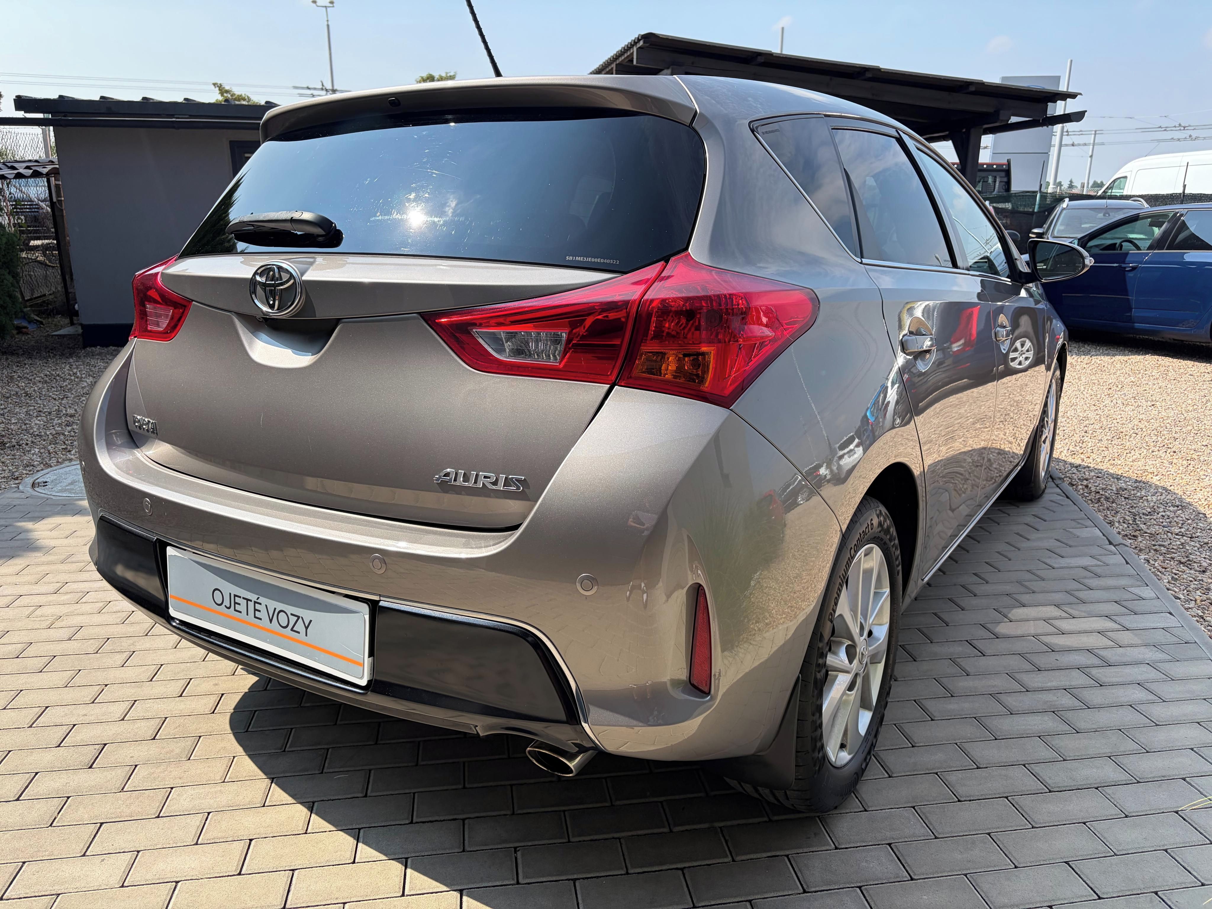 Toyota Auris, 1.6i 97KW, Parkovací kamera - fotka 4