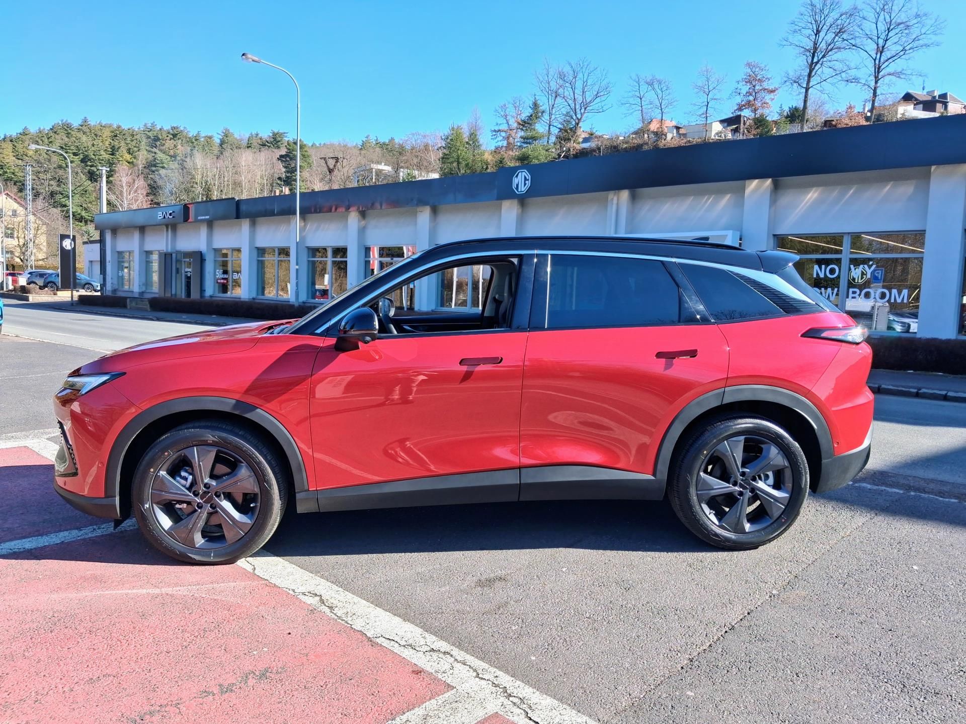 BAIC X55, ALL IN 1.5T 130kW 4×2 7DCT - fotka 4