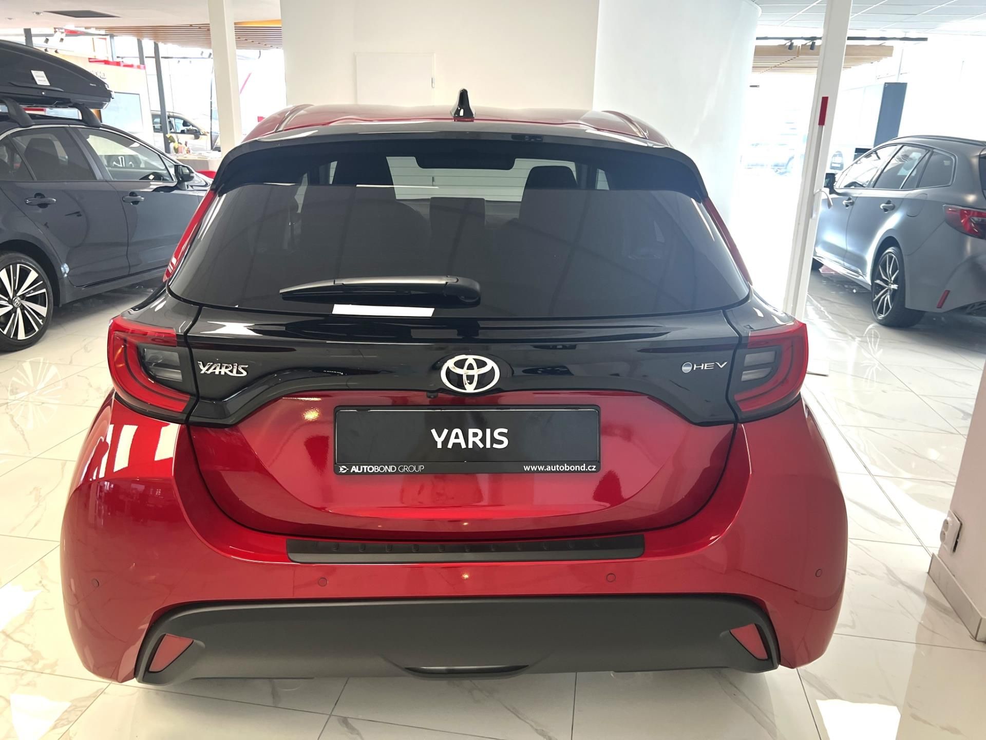 Toyota Yaris, 1,5 HEV STYLE + PAKET PROTECTI - fotka 5