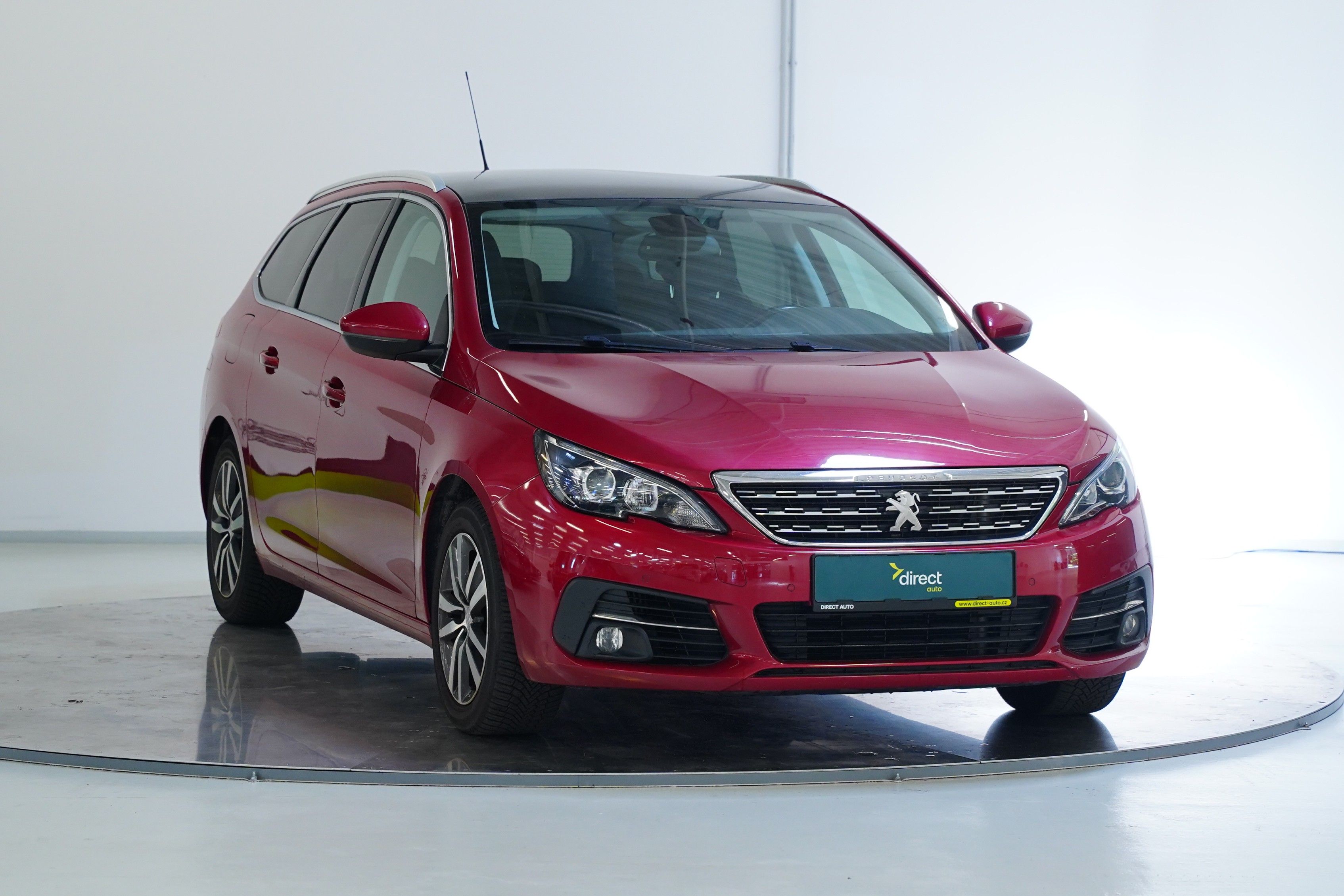 Peugeot 308, 1.5 Blue-HDi 96 kW Allure - fotka 4