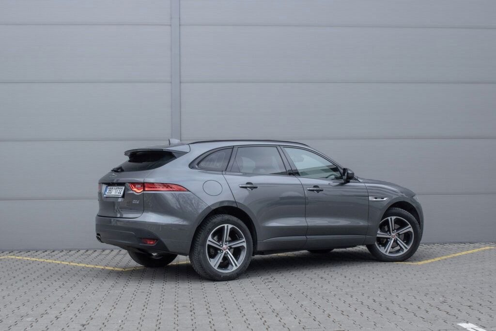 Jaguar F-Pace, Jaguar F-Pace R-Sport,2.0d AWD - fotka 5