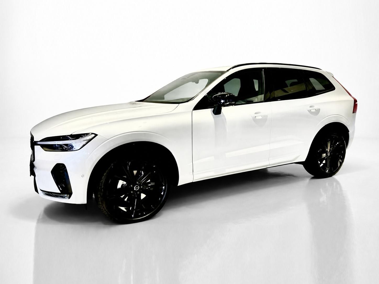 Volvo XC60, B5 PLUS BLACK + 4SERVIS/ZÁRUKA - fotka 2