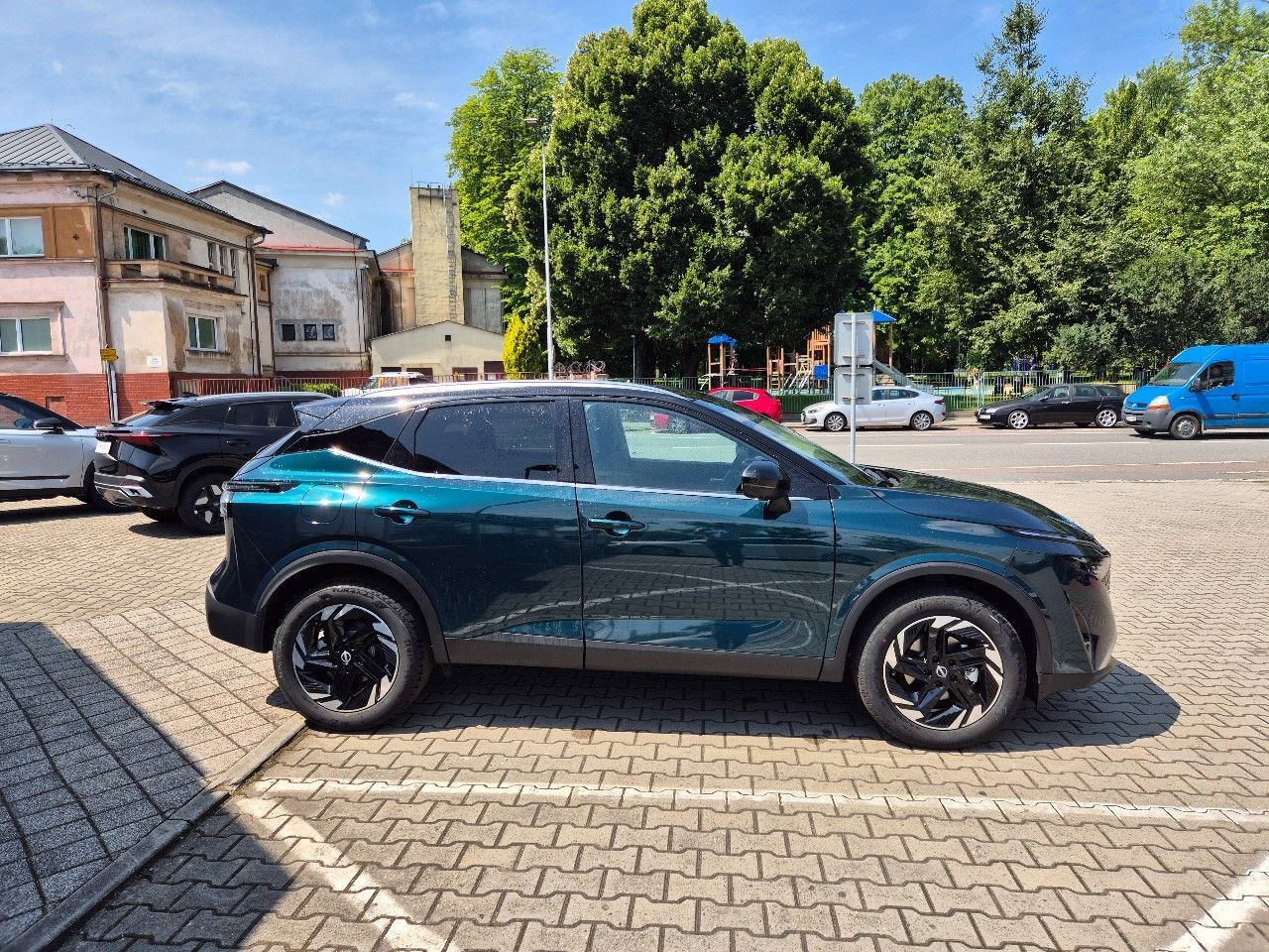 Nissan Qashqai, 1.3T mHEV MT,2WD, SKLADEM - fotka 4