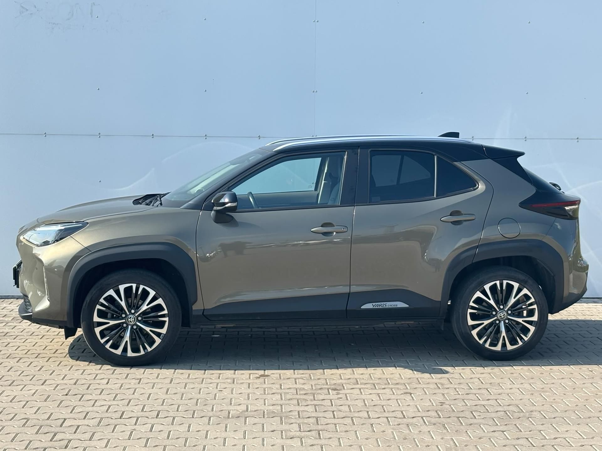 Toyota Yaris Cross, 1.5 HSD e-CVT Executive AWD - fotka 3