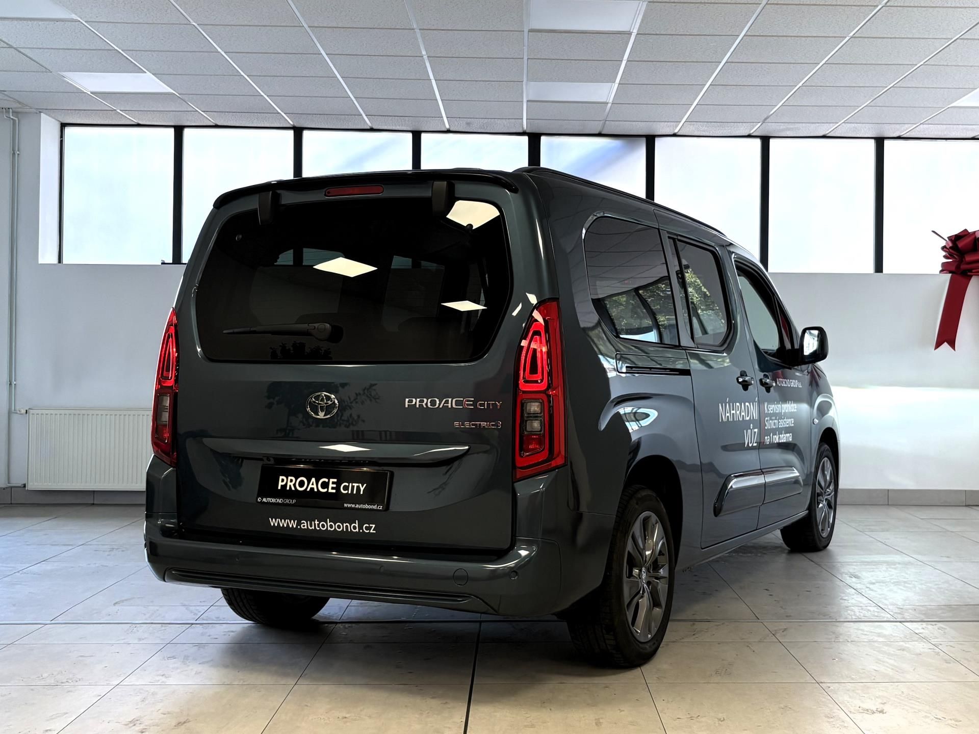 Toyota Proace, Full Electric, Family, 4x2 E-T - fotka 4