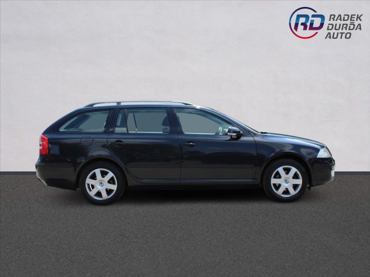 Škoda Octavia, 1,6 MPI  TAŽNÉ,ELEGANCE - fotka 4