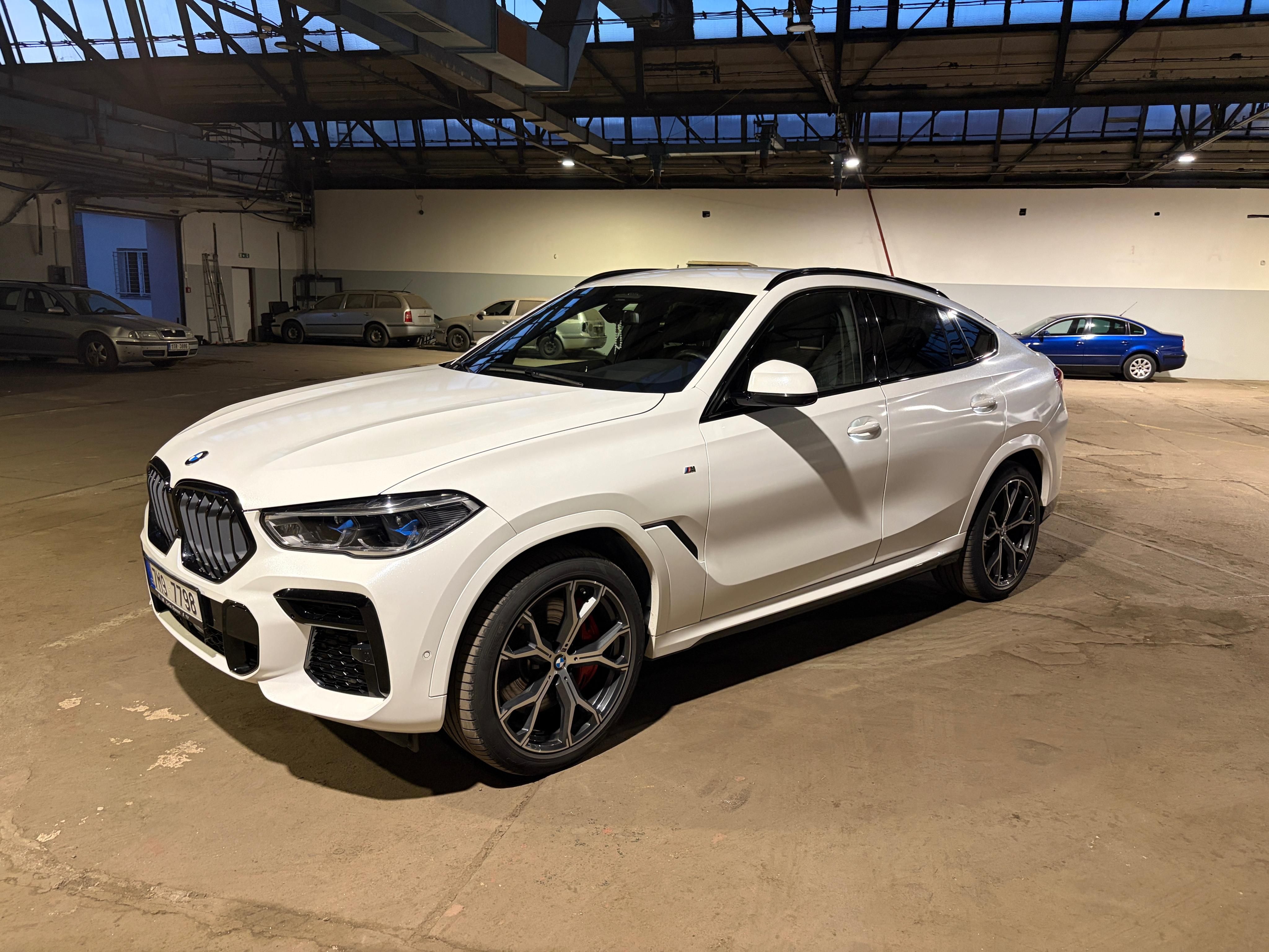 BMW X6, xDrive40d - fotka 4