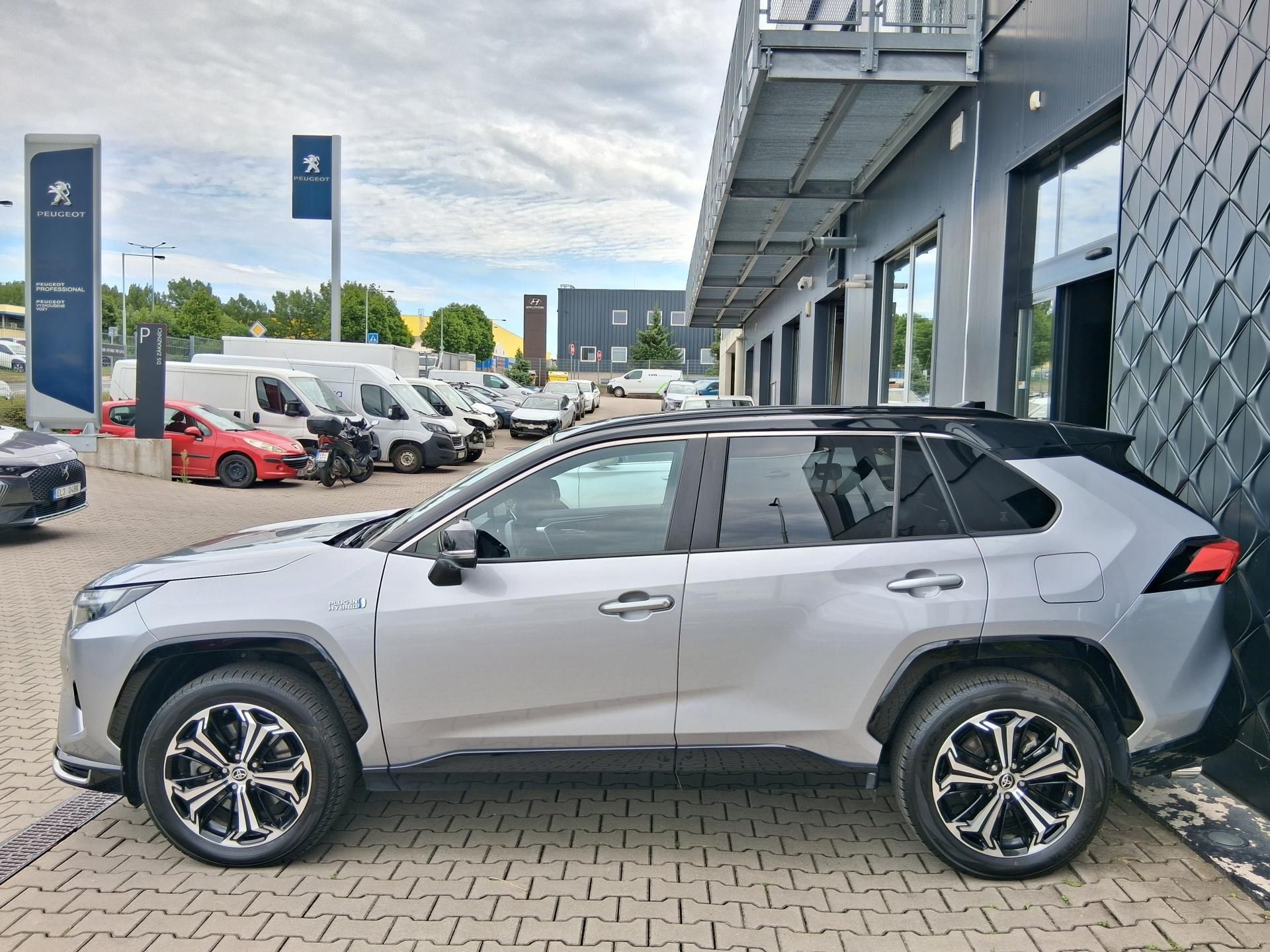 Toyota Rav4, EXECUTIVE JBL PHEV 4x4 225 kW - fotka 4