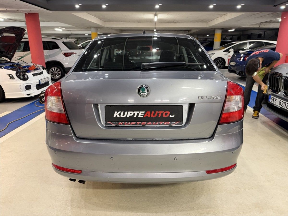 Škoda Octavia, 1,4 TSI  Ambiente - fotka 4
