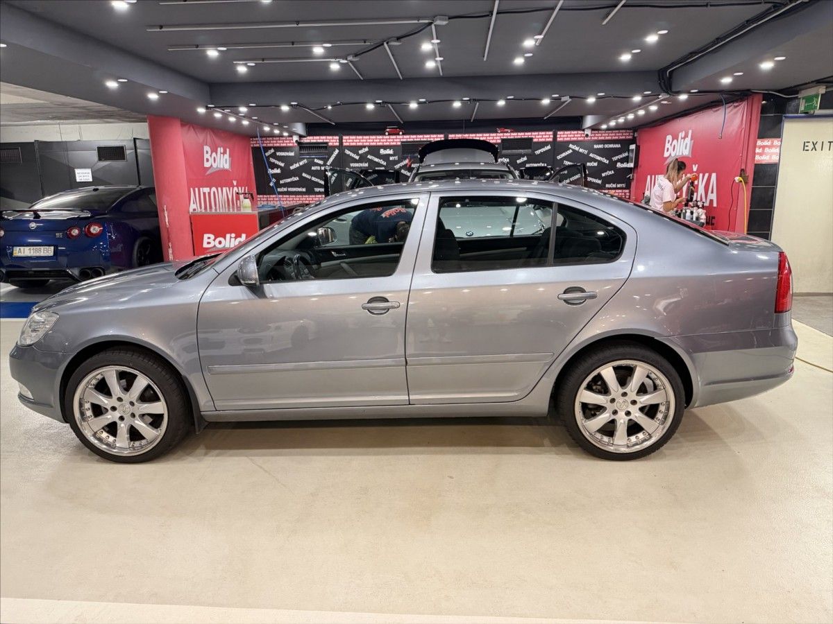 Škoda Octavia, 1,4 TSI  Ambiente - fotka 2