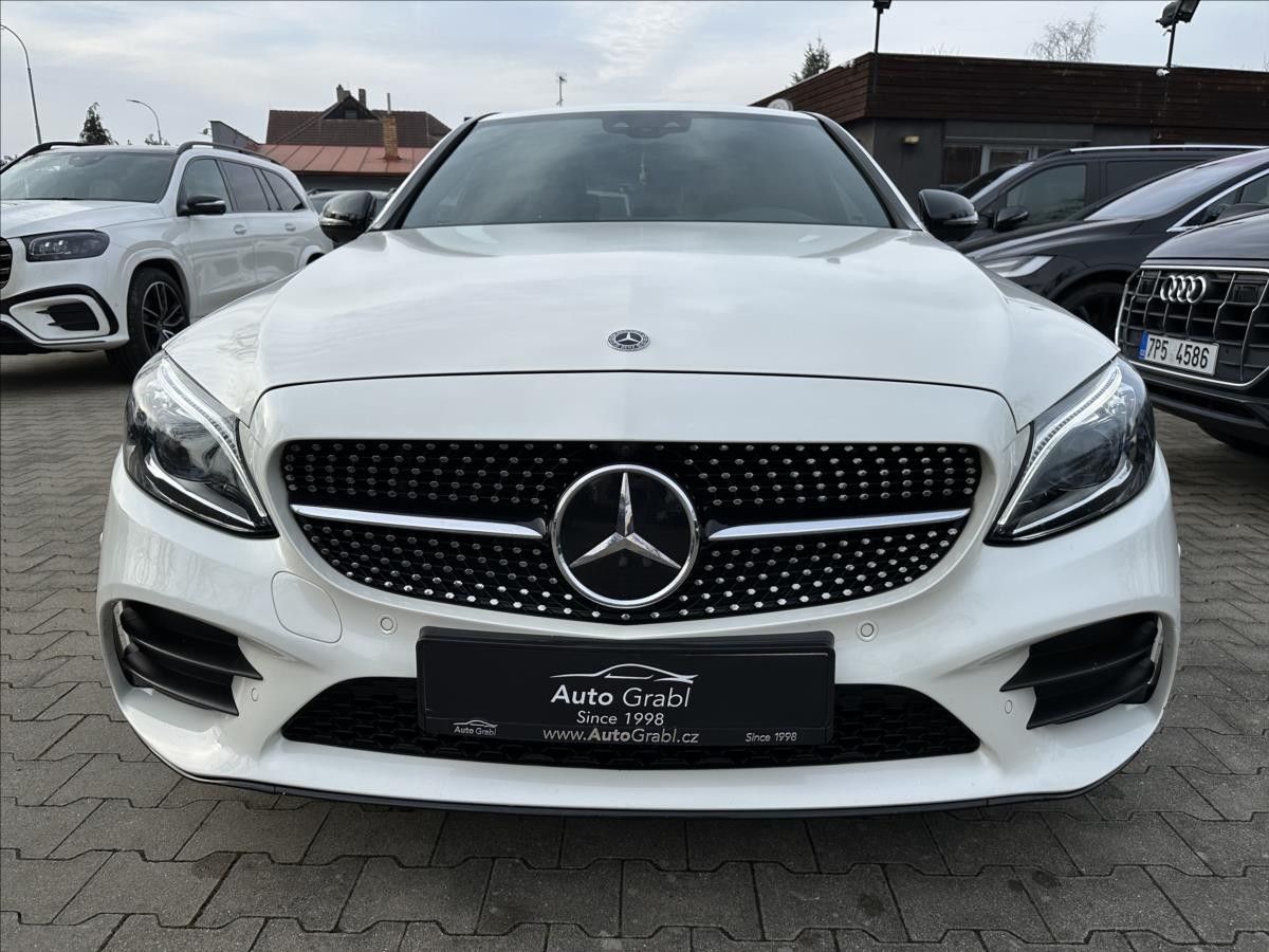 Mercedes-Benz Třídy C, 180 AMG multibeam - fotka 2