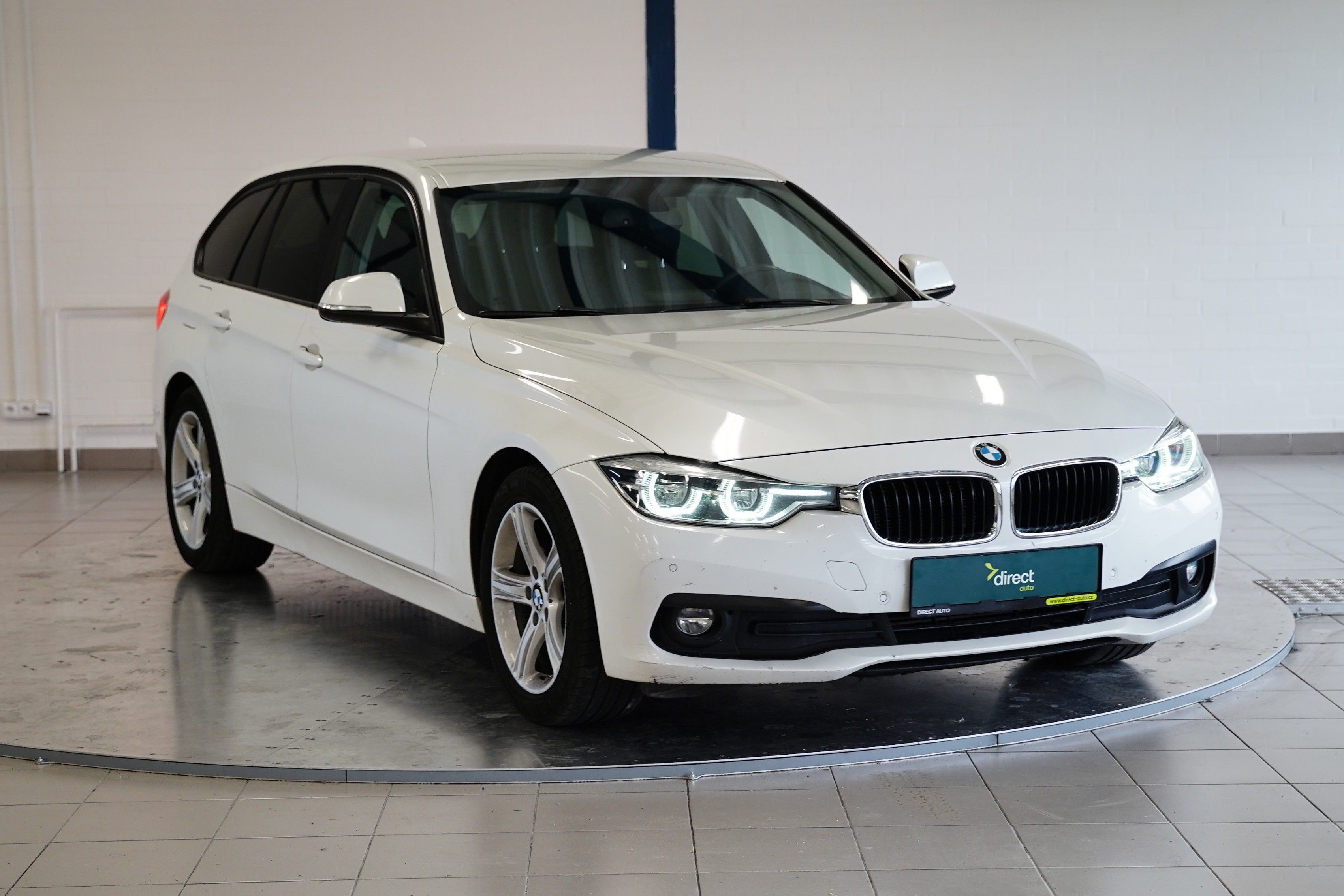 BMW Řada 3, 318d 110KW - fotka 4