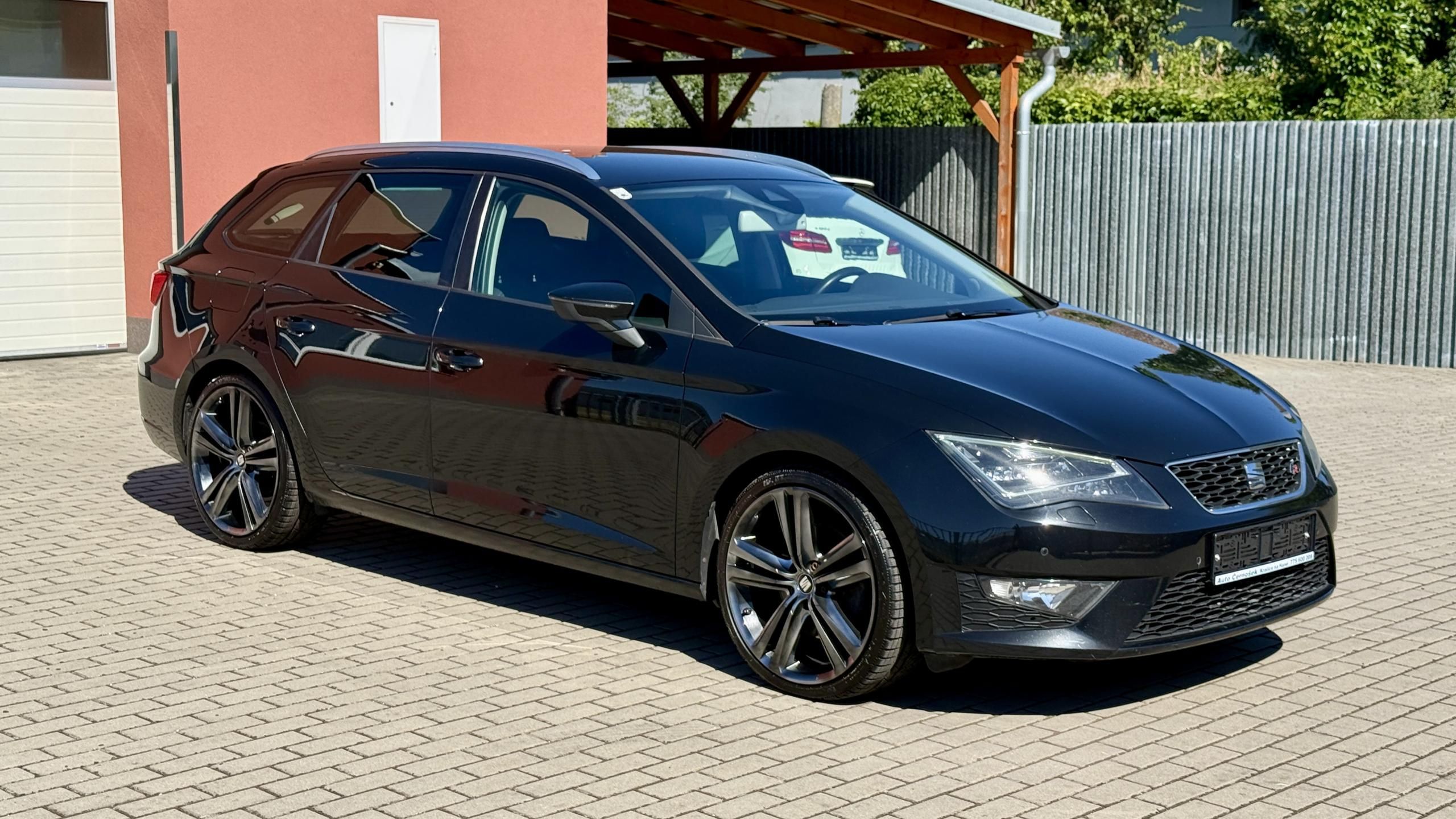 Seat Leon, ST*2.0TDi*135kW*FR*LED*ACC* - fotka 5