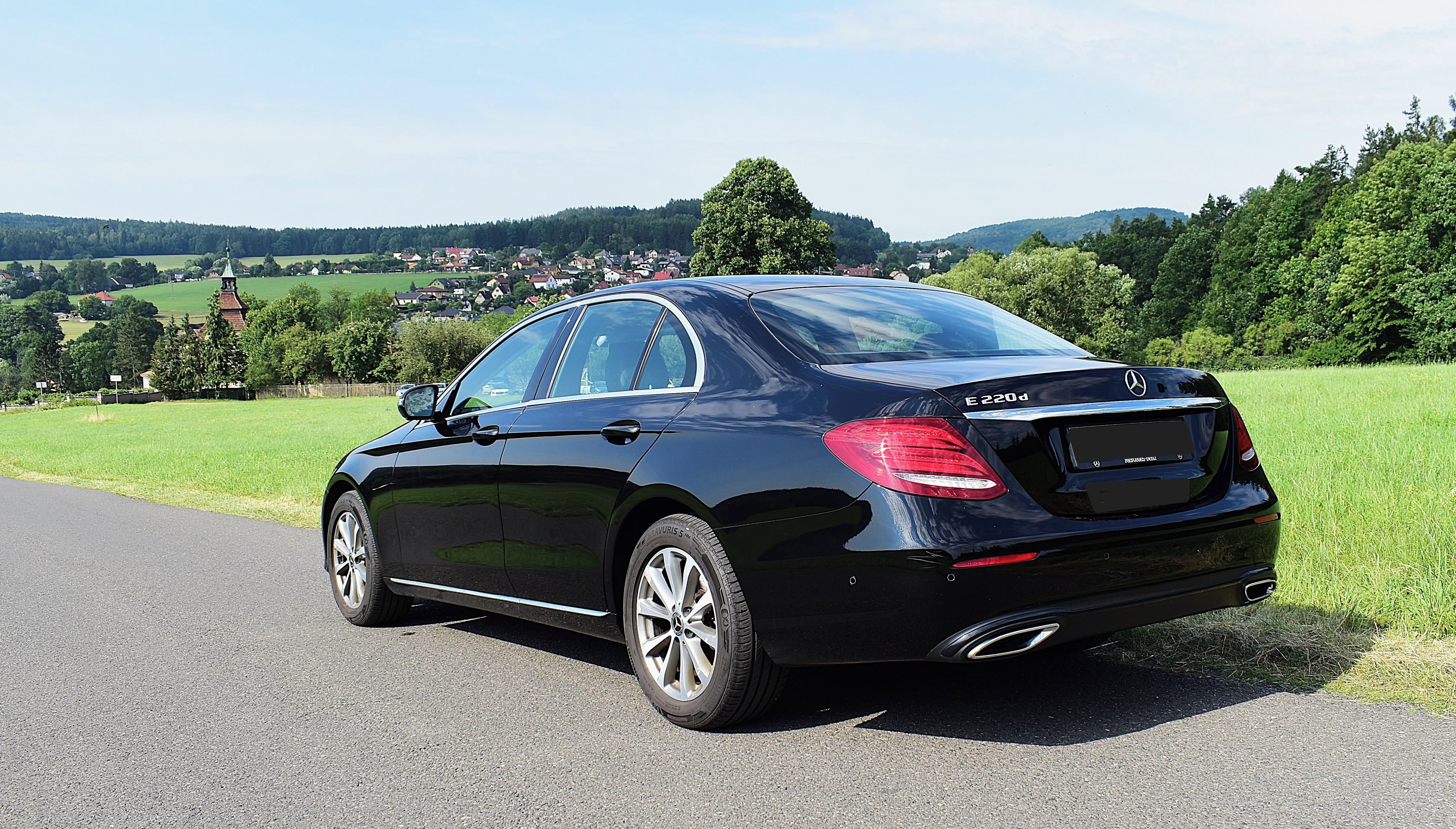 Mercedes-Benz Třídy E, pravidelný servis, hezký stav - fotka 4