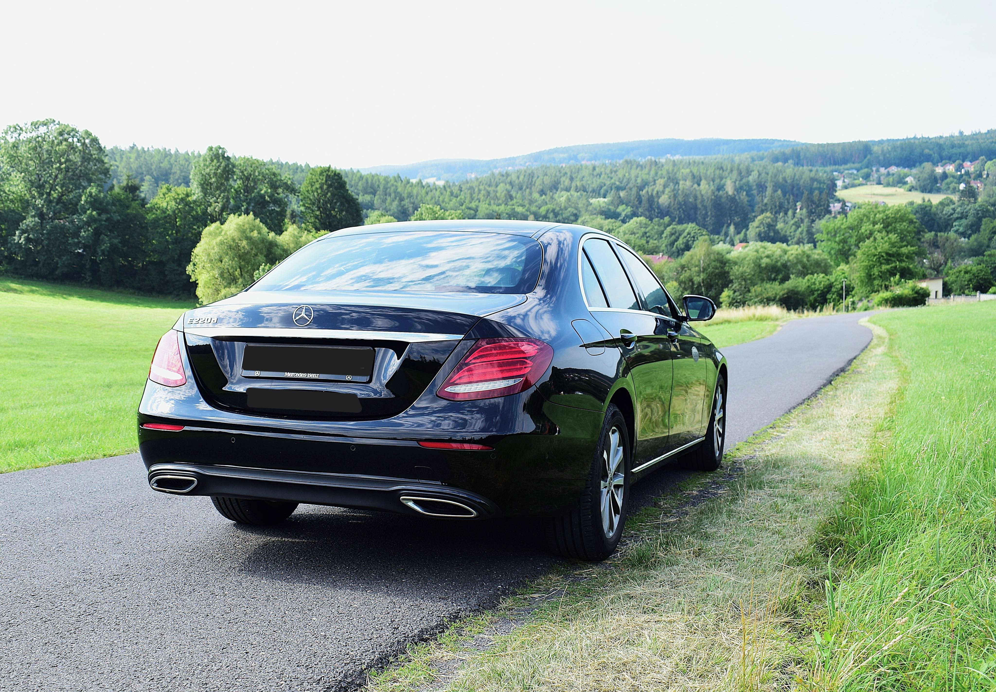 Mercedes-Benz Třídy E, pravidelný servis, hezký stav - fotka 5