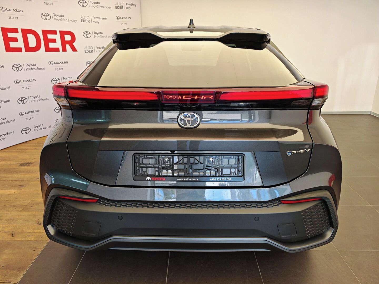 Toyota C-HR, 2,0 Plug-in Hybrid Style - fotka 5