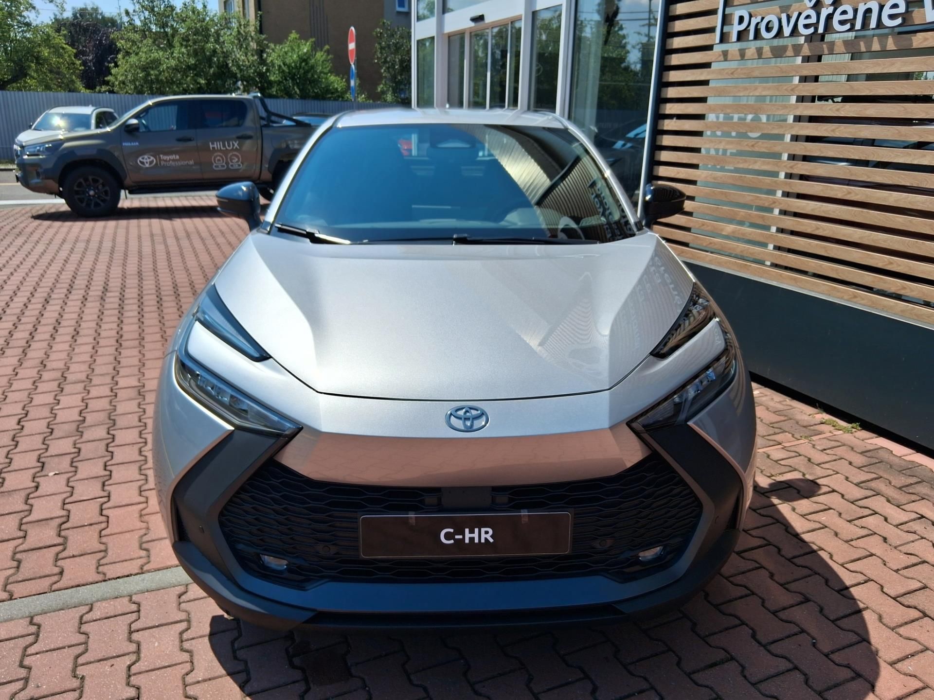 Toyota C-HR, 1,8 HEV COMFORT + BUSINESS - fotka 2