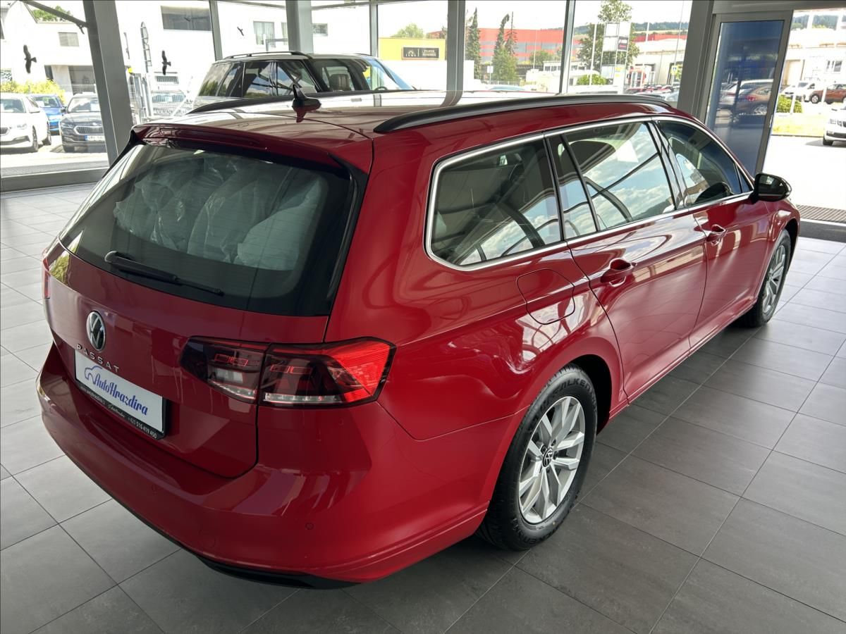 Volkswagen Passat, 2,0   TDI 90kW,DSG,SERVISKA - fotka 6