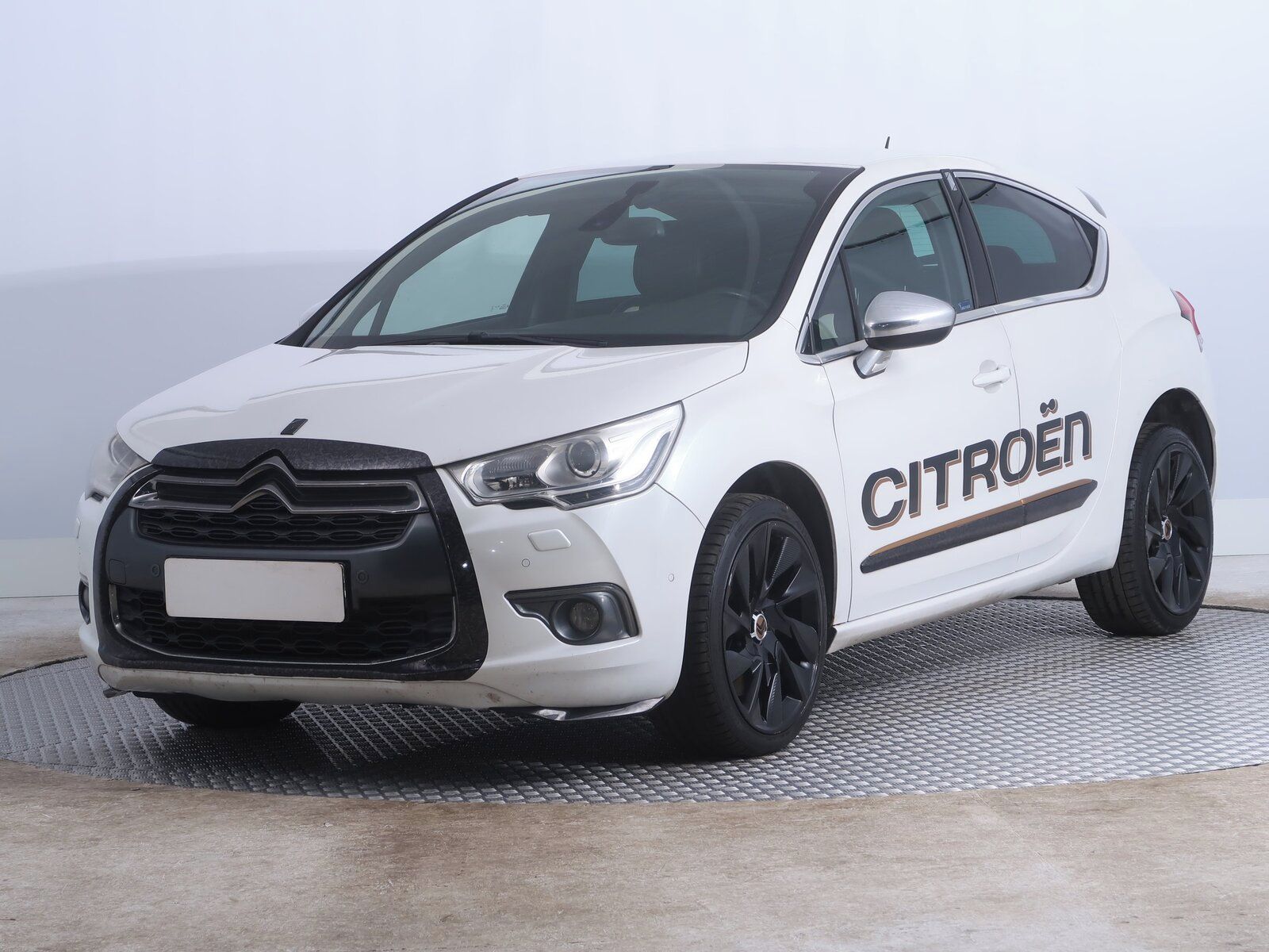 DS 4, 2.0 BlueHDI, Navi - fotka 2