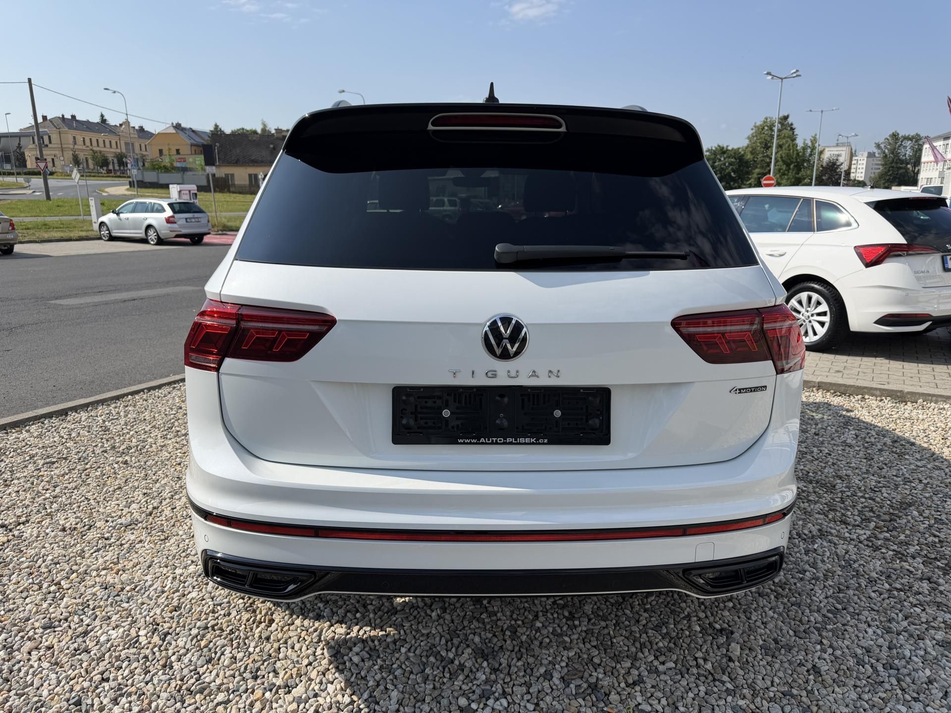 Volkswagen Tiguan, R-Line 2,0 TSi/180kW 4x4 DSG - fotka 6